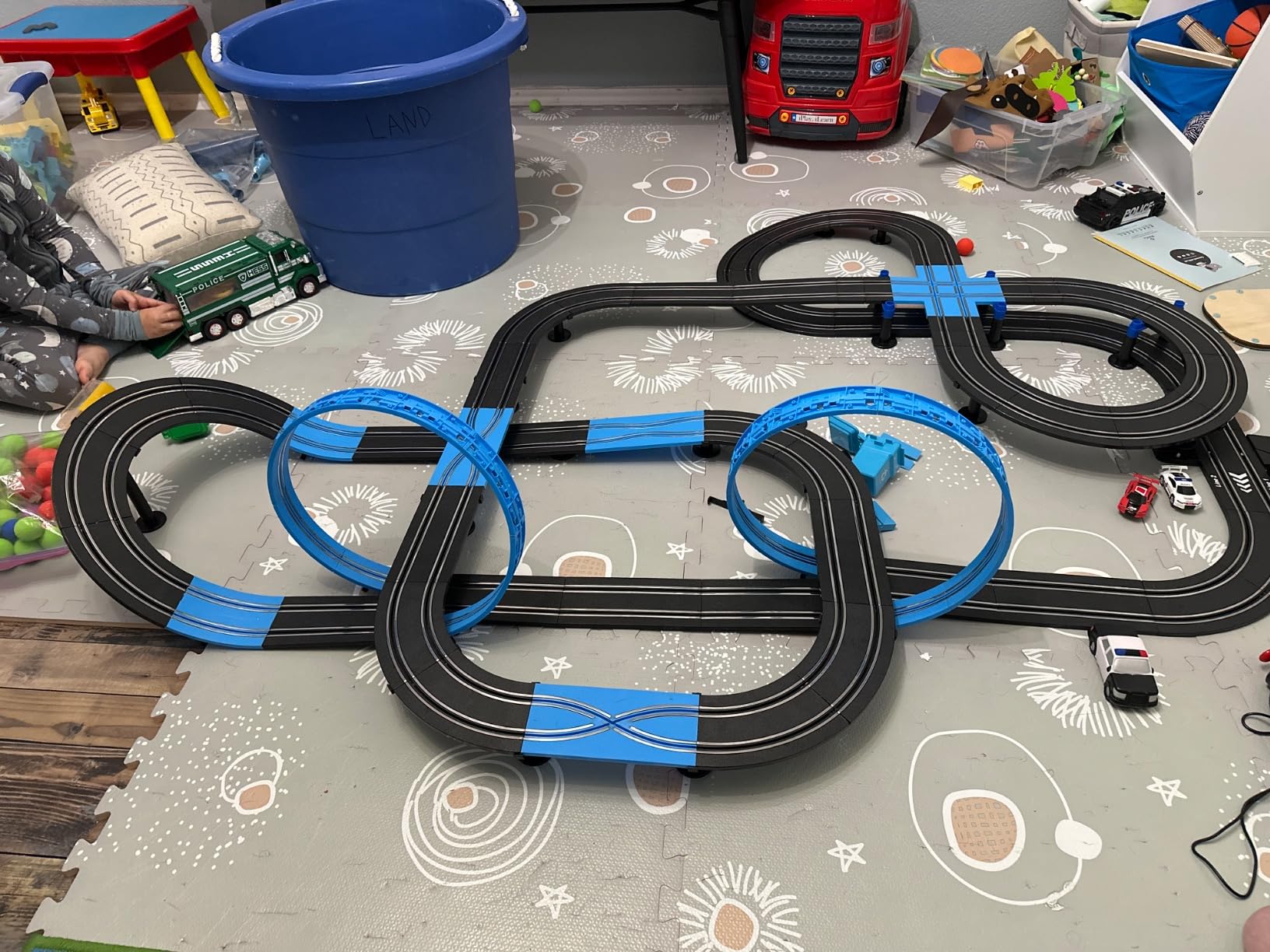 AGM MASETCH High Speed Series Tram Dual Track Set, Track with 4 Vehicles Official Licensed Slot car Racing, Comes with 2 Hand Controls and Track Parts and a Lap Counter. customer photo 2