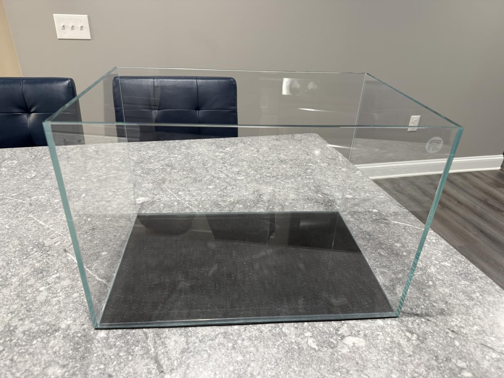 Fzone 6.4 Gal Shallow Rimless Low Iron Fish Tank Nova Clear Ultra-White 45° Mitered Edges Translucent Glass Anata Series Aquarium w/Black Foam Leveling Mat customer photo 2