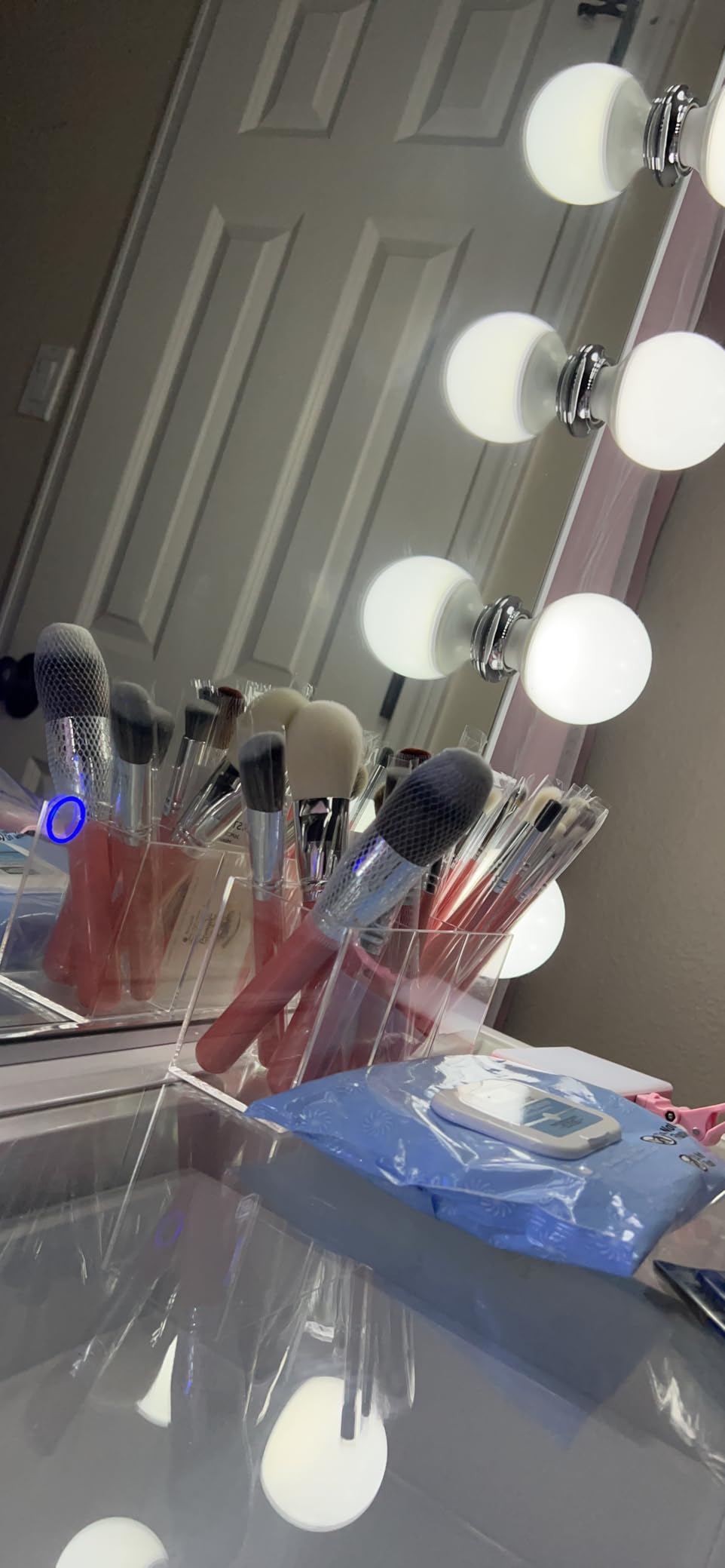 Cerpourt Clear Makeup Brush Organizer,Acrylic Cosmetic Brushes Storage Holder with 3 Slots,Pencil Pen Holder for Desk,Desk Organizer and Accessories for Vanity customer photo 1