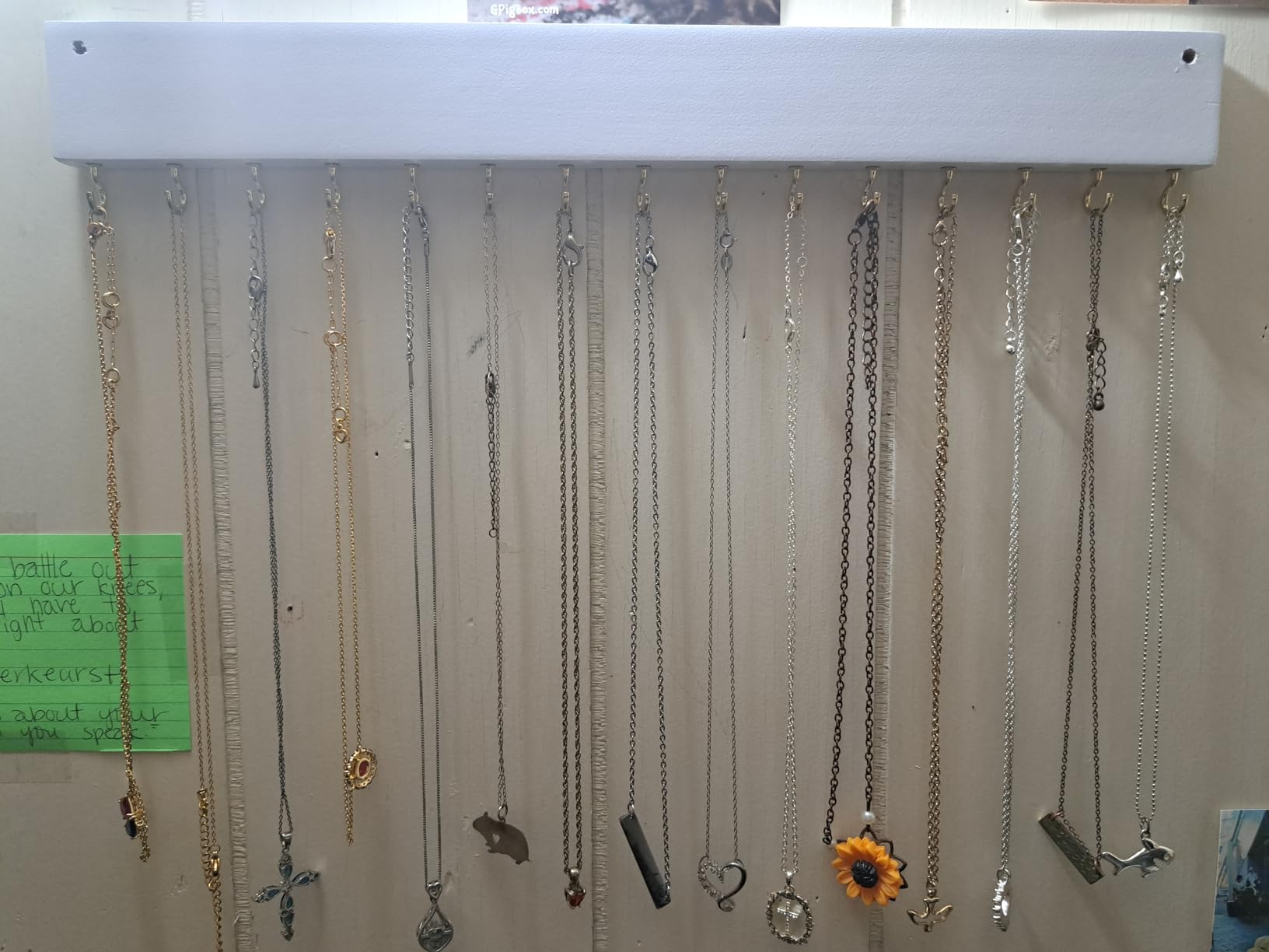 YYILIS Necklace Holder, Upgraded Extra Large Wall Necklace Organizer customer photo 2