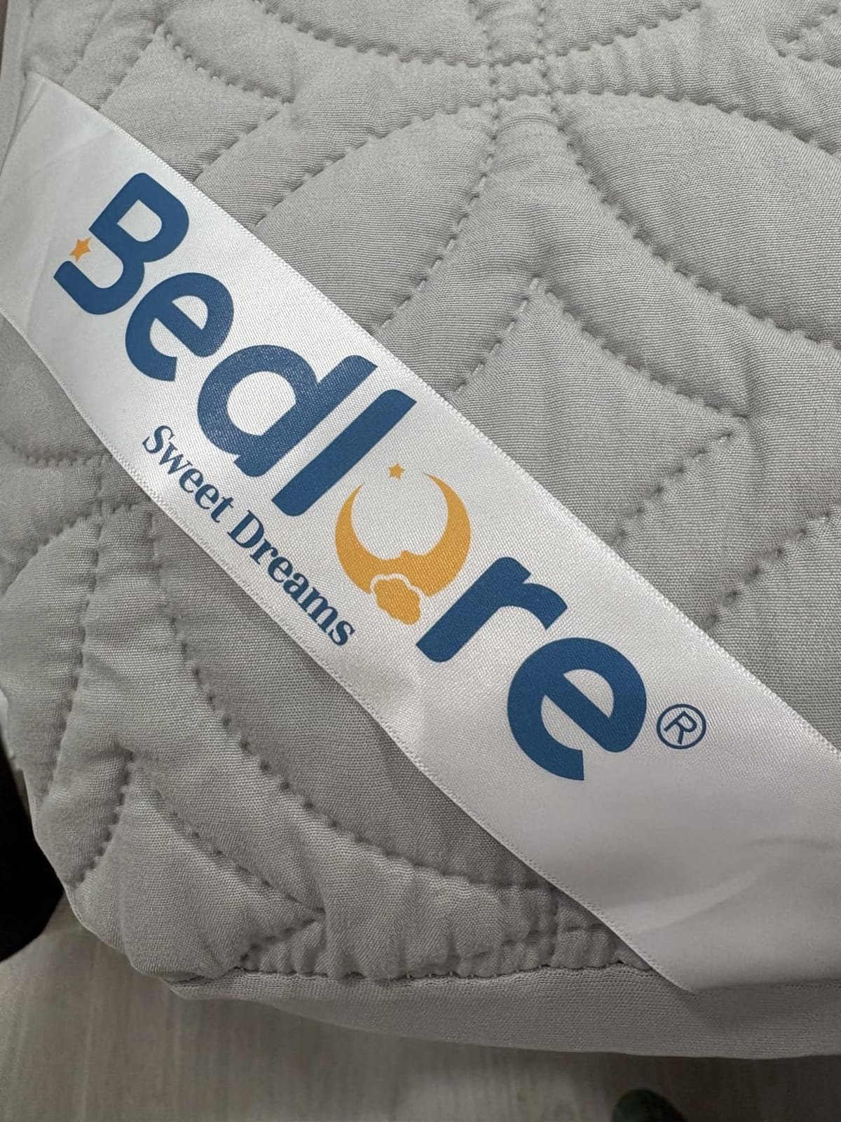 BEDLORE Waterproof Mattress Protector, Queen Size Mattress Pad Noiseless customer photo 2