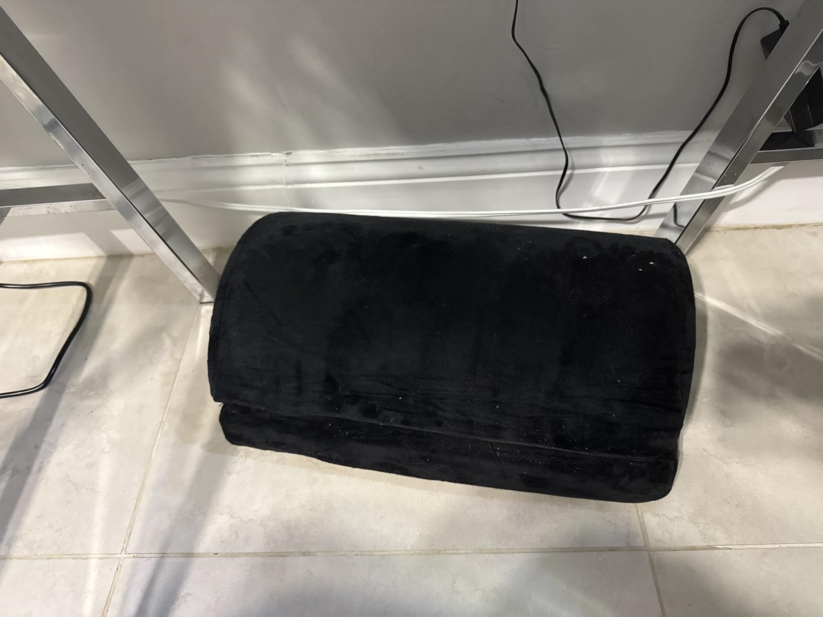 StepLively Foot Rest for Under Desk at Work, 2 Heights Foot Stool, Black customer photo 2
