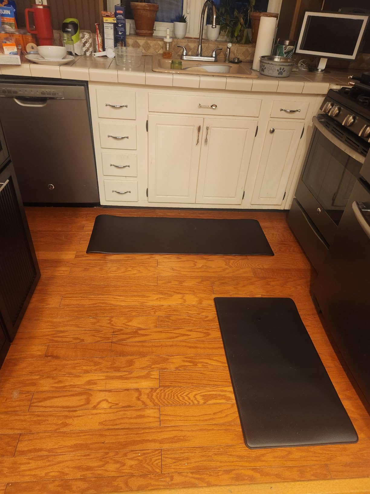 StepRite Kitchen Mats for Floor, 2-Piece Anti-Fatigue Kitchen Rugs, Khaki customer photo 2