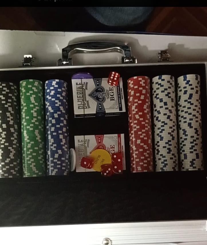 HEITOK 500pc Poker Chip Set 11.5g Iron Core Numbered Aluminum Case customer photo 1