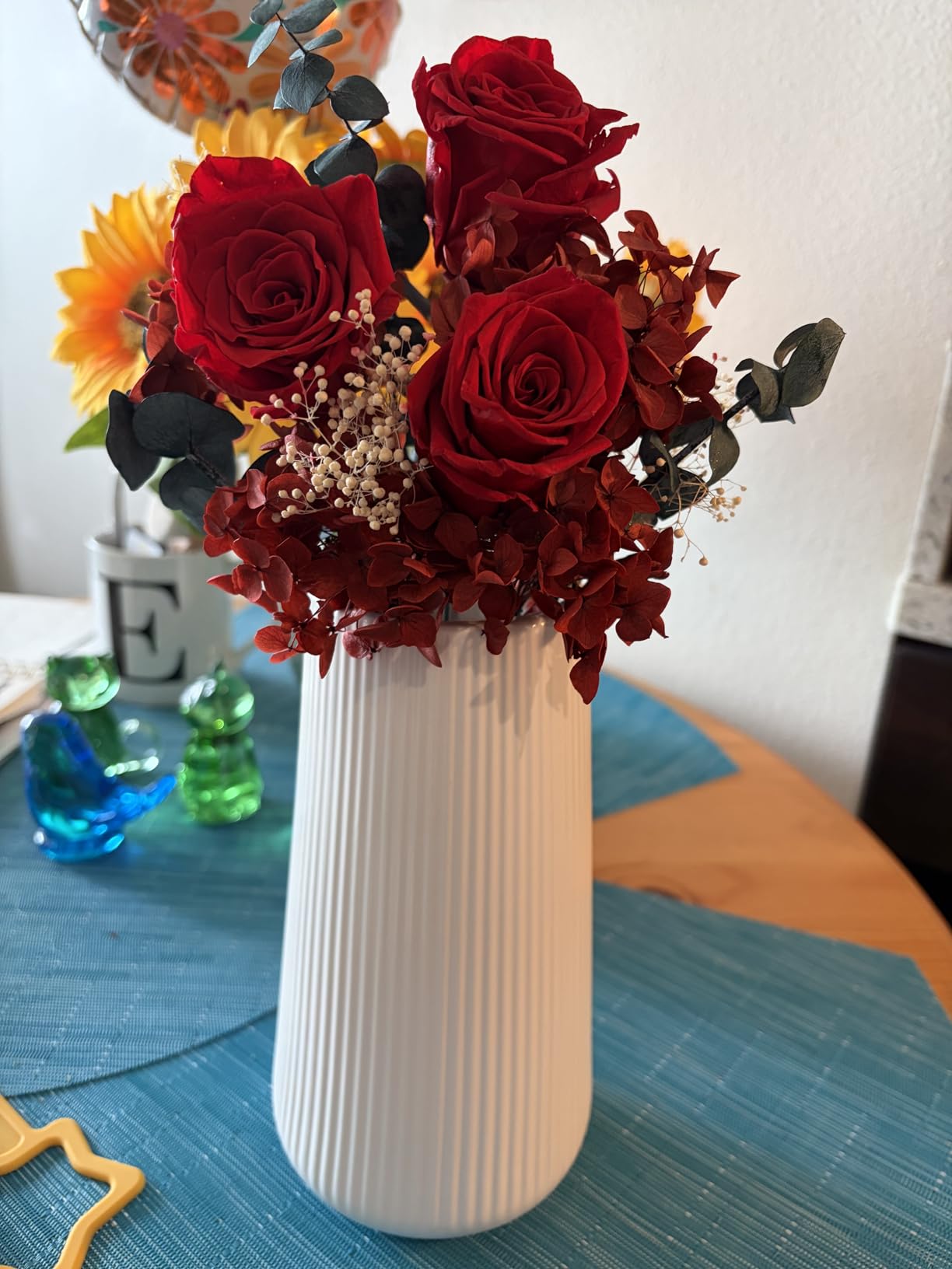 White Ceramic Vase, GUKJOB Small Cute Flower Vase for Pampas Grass, Home, Living Room, Dining Table, Farmhouse, Office Decor, Bedroom, Table, and Kitchen Shelf (White) customer photo 1