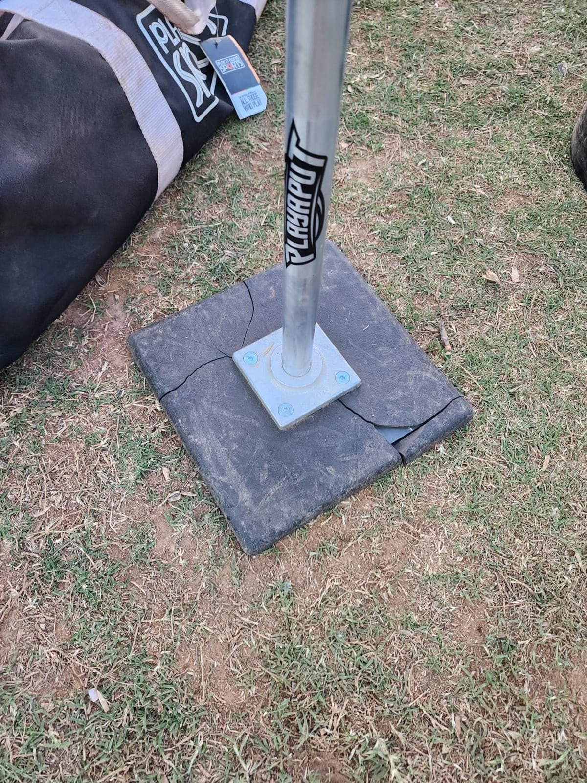 PLAYAPUT Portable Batting Tee for Baseball/Softball, Height Adjustment | From 25-37 inch, Easy Transport Premium Baseball Tee with Rubber Top, Heave Duty Base Hitting Tee For Kids/Youths/Adults customer photo 2