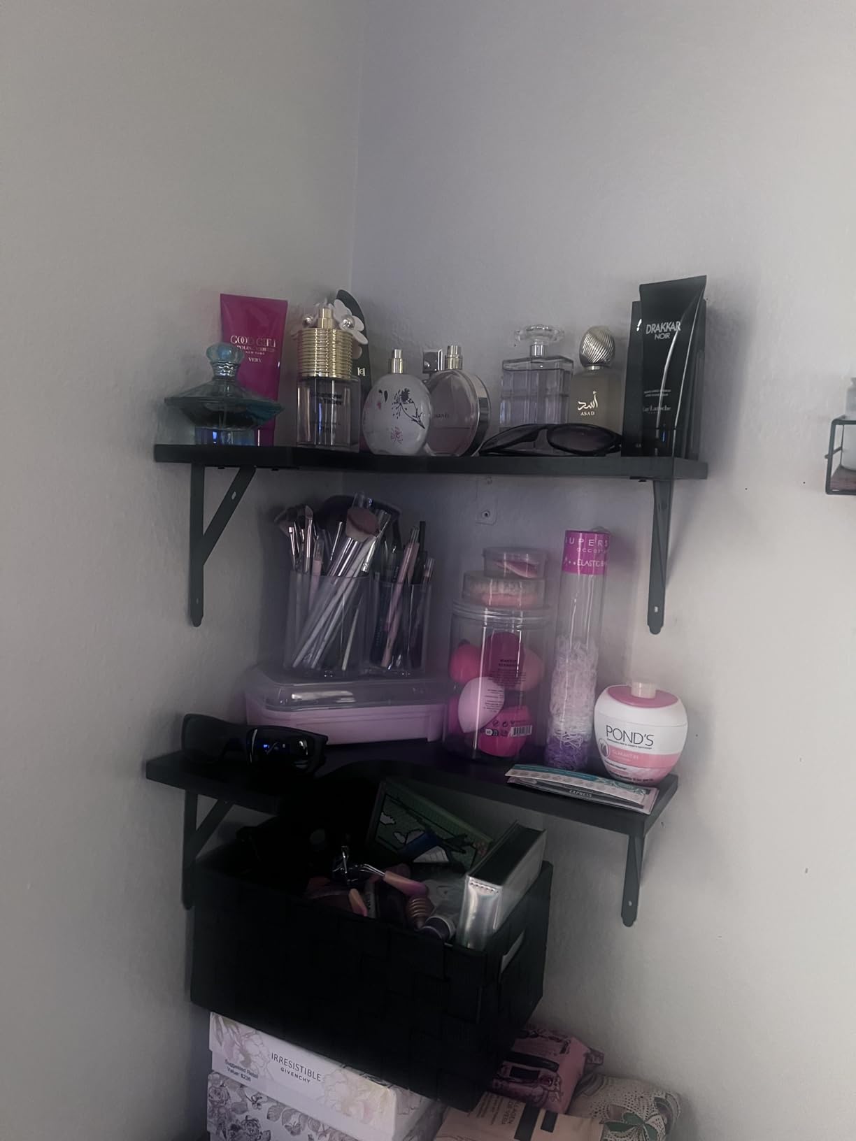 ROMGUAR CRAFT Corner Floating Shelves Wall Mounted Set of 4, Black customer photo 2