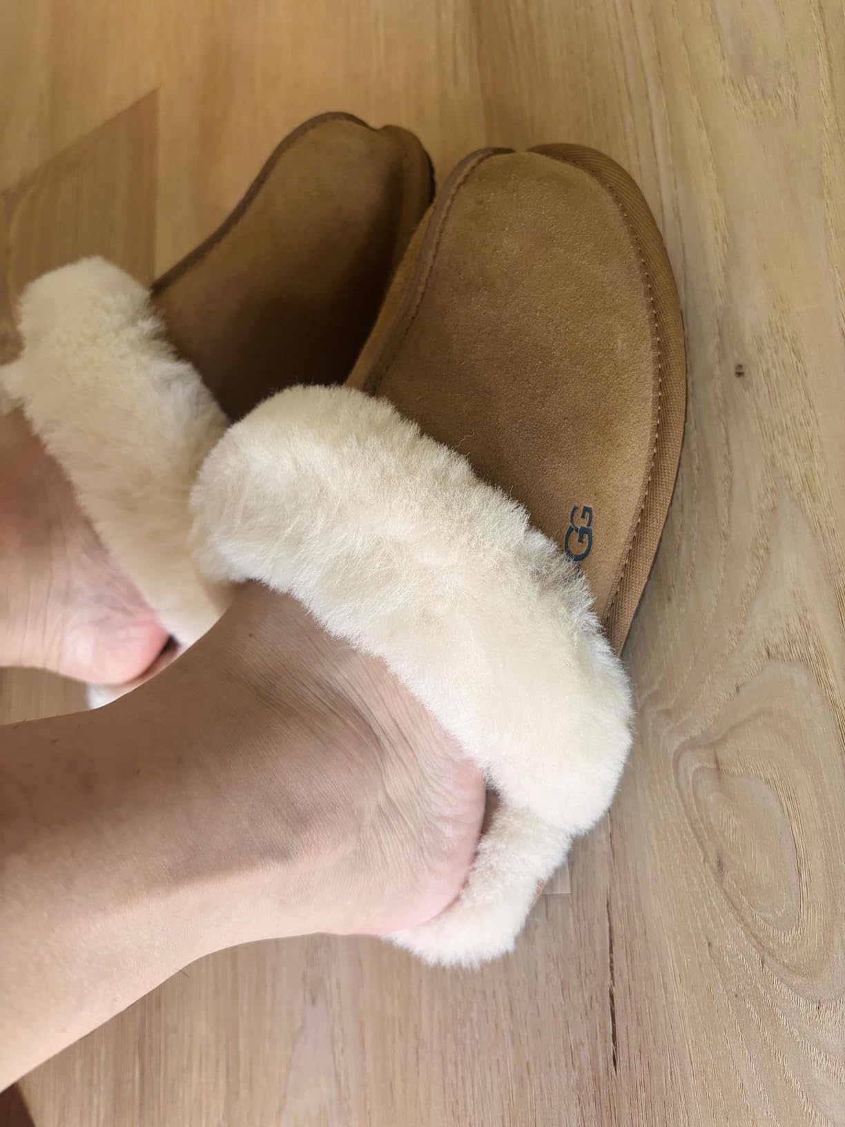 UGG Women's Scuffette II Slipper customer photo 1