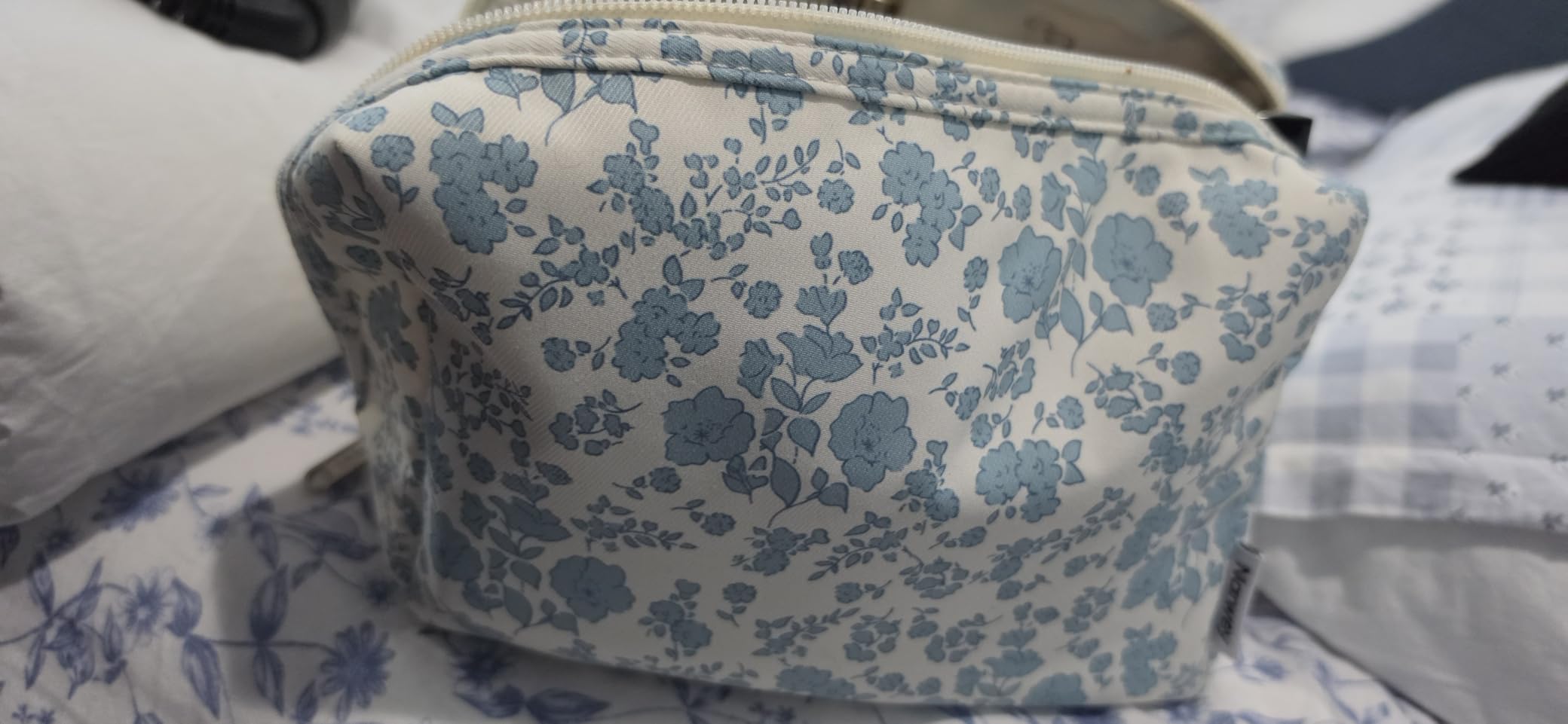 Narwey Travel Cosmetic Bag Organizer Toiletry Bag Make Up Bags with Compartments for Women Girls (Large, Black) customer photo 1