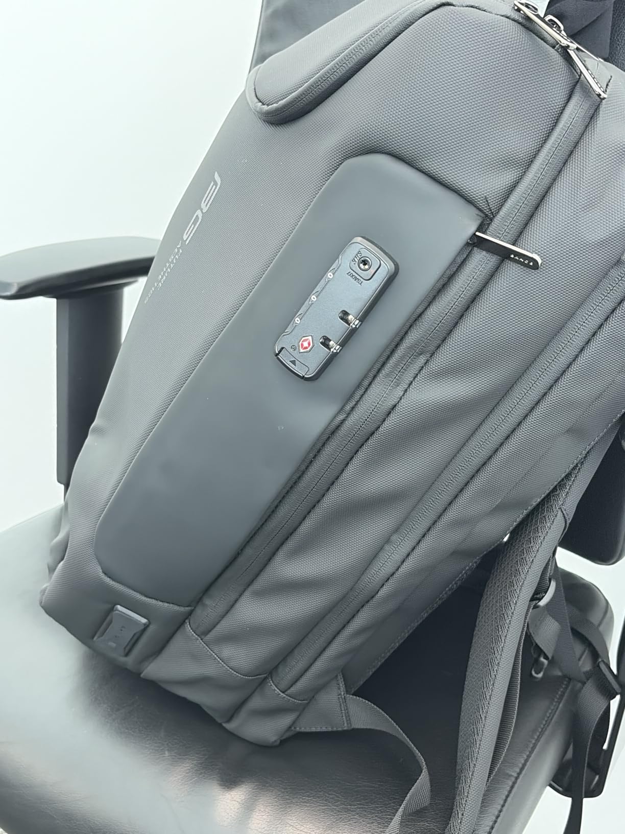 BANGE Anti Theft Backpack With TSA Lock,Waterproof Backpacks With YKK Zipper, High Tech Business Backpack For Men And Women, Laptop Backpack Fits For 17.3 Inch Notebook… customer photo 1