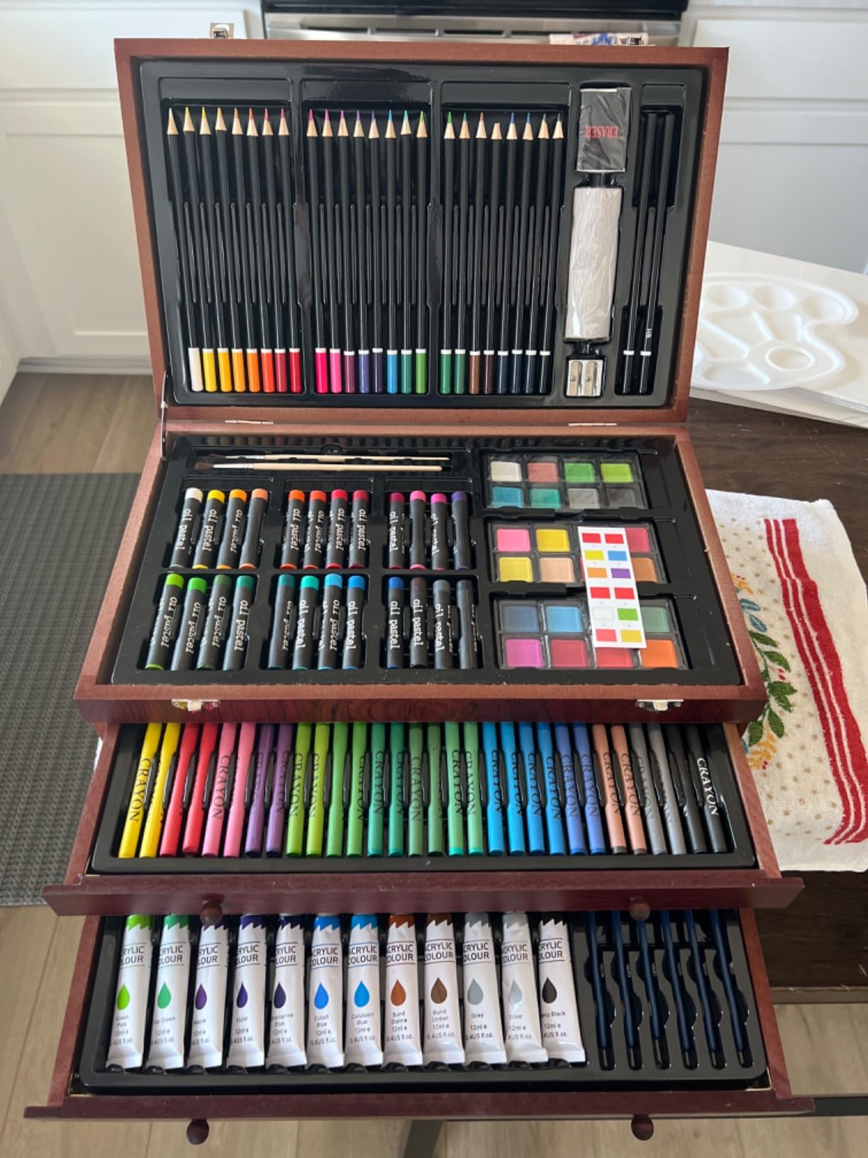 Soucolor Art Supplies,192 Pack Deluxe Art Set Drawing Painting Supplies Kit customer photo 1