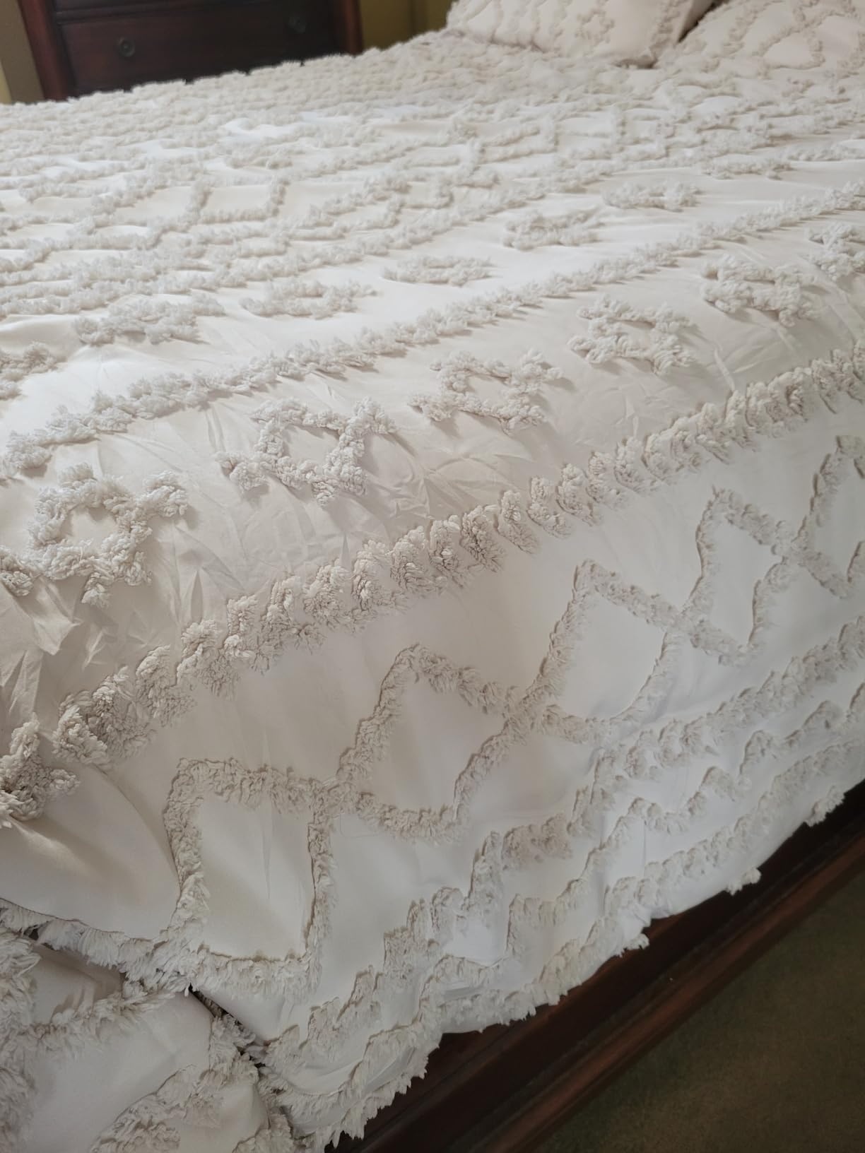 Bedsure Tufted Boho Comforter Set Queen, Bedroom Decor Bedding Set Beige | Soft Breathable Polyester, Fluffy Texture, 3 Pieces Gift For Girls Women, Marshmallow, All Seasons, Machine-washable, OEKO-TEX customer photo 2