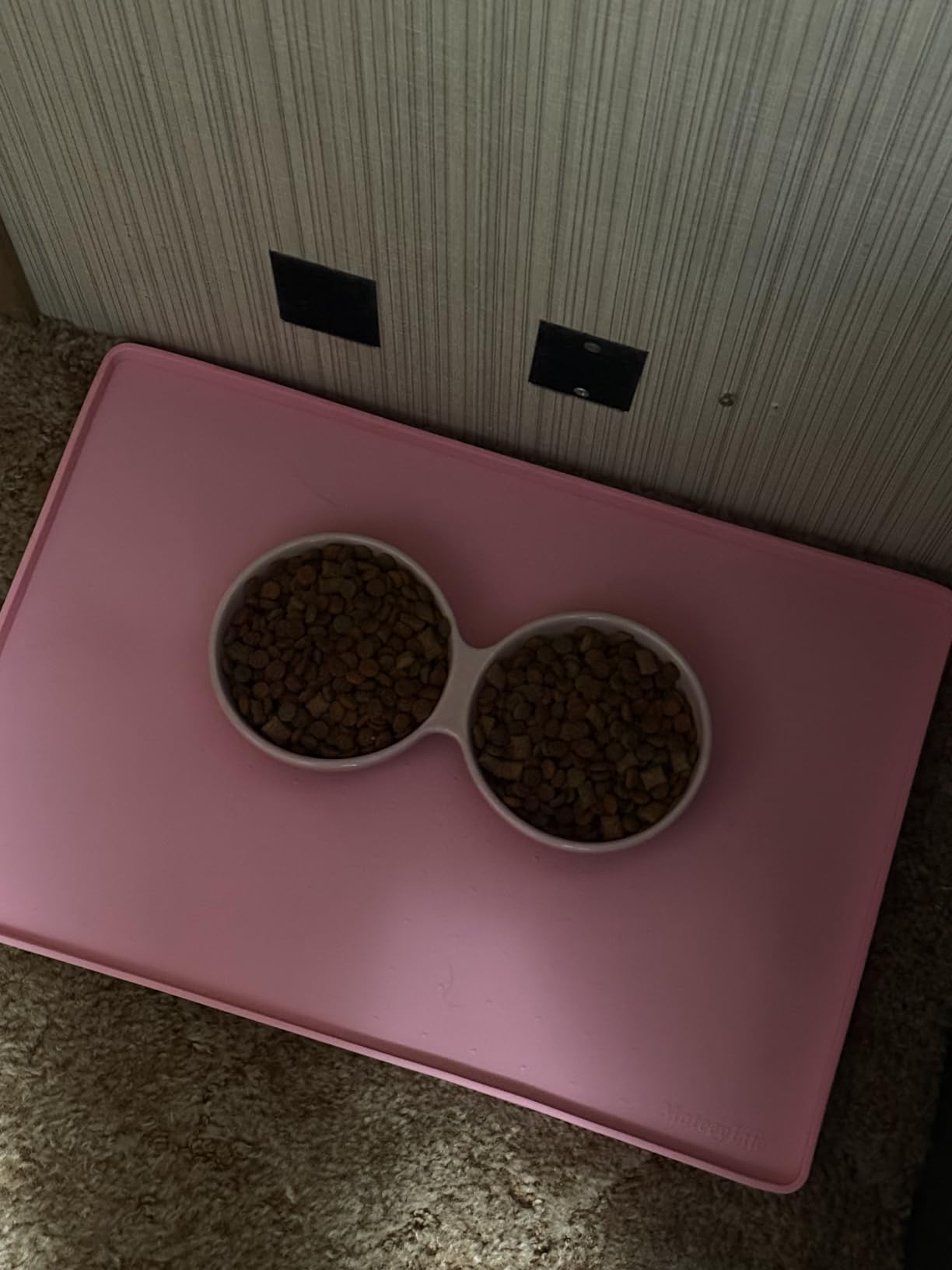 MateeyLife Silicone Cat & Dog Food Mat for Floors Waterproof, Anti-Slip Dog Bowl Mats for Food and Water, Pet Feeding Mats with Lip to Prevent Spills, Pet Placemat for Messy Drinkers to Protect Floors customer photo 2