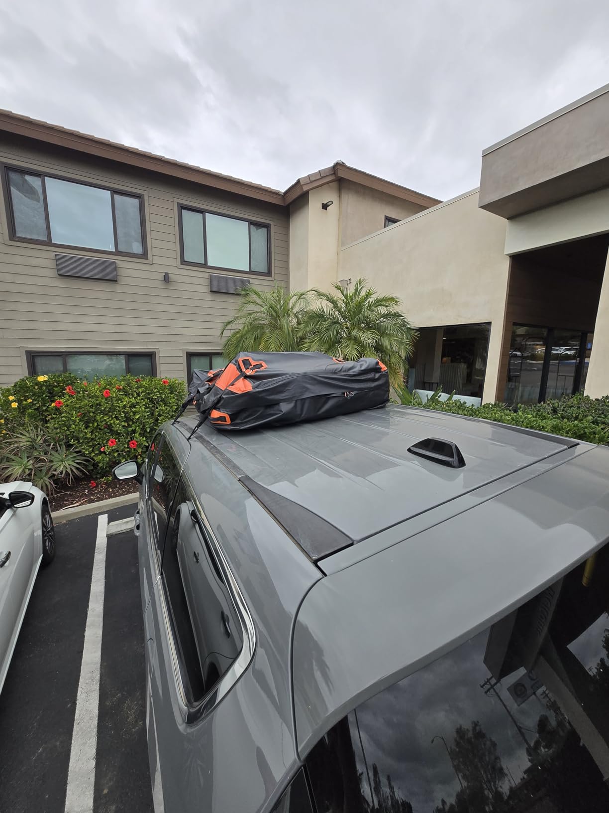 Asinking Car Rooftop Cargo Carrier Bag 20 Cubic Feet, 100% Waterproof Roof Bag Top Luggage Carrier for Any Vehicles with/without Rack Cross Bar, Includes Anti-Slip Mat +4 Door Hooks +Storage Bag +Lock customer photo 2