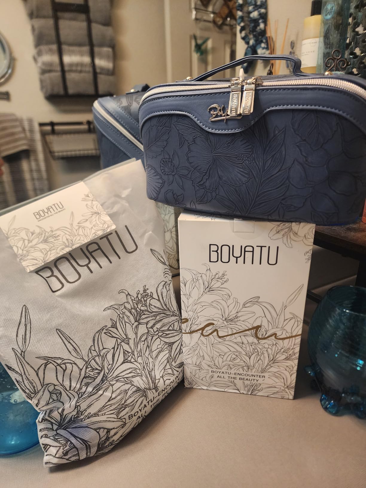 BOYATU Travel Makeup Bags Cosmetic Organizer Bag: Floral Make up Bag customer photo 1