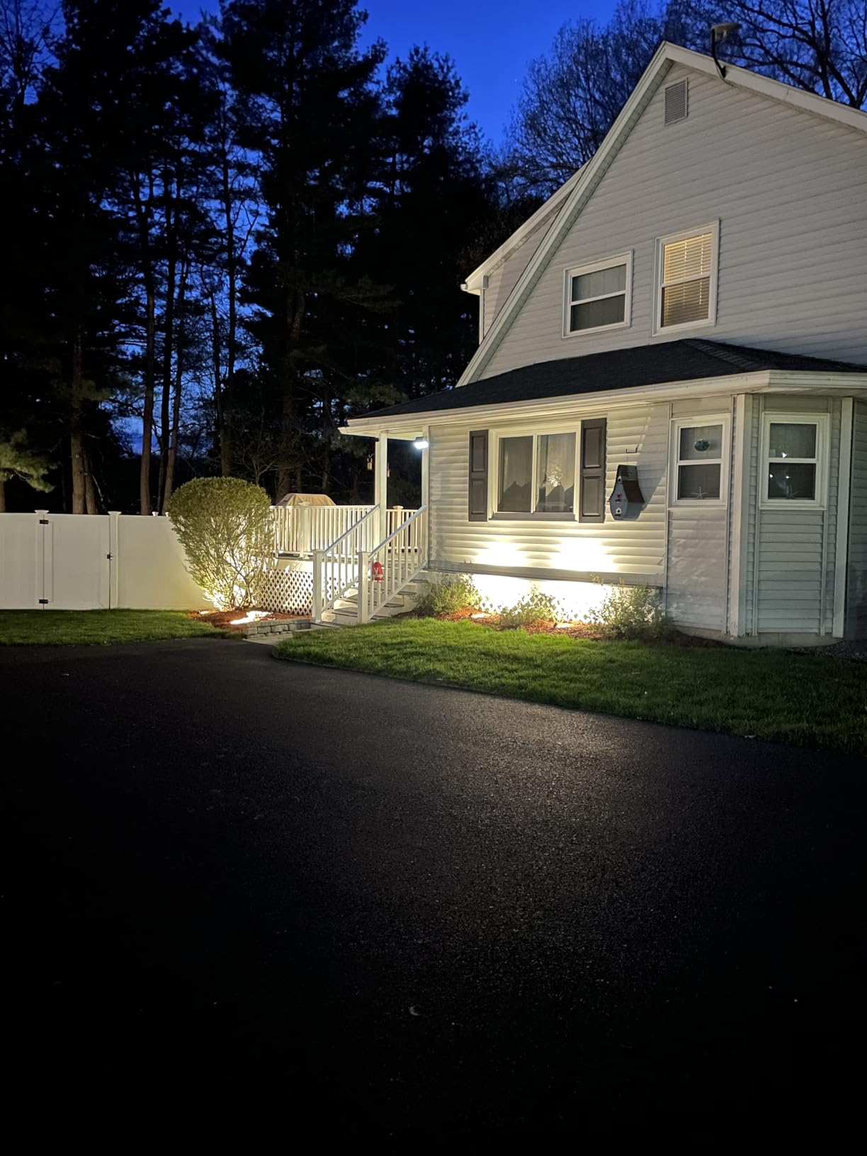 SUNVIE All-in-One Low Voltage Landscape Lighting Kit, Dusk to Dawn, 8 PCS | 3000K LED Low Voltage Landscape Lights, IP65 Waterproof, 3W Aluminum Landscape Spotlights for Yard Garden Tree House customer photo 2
