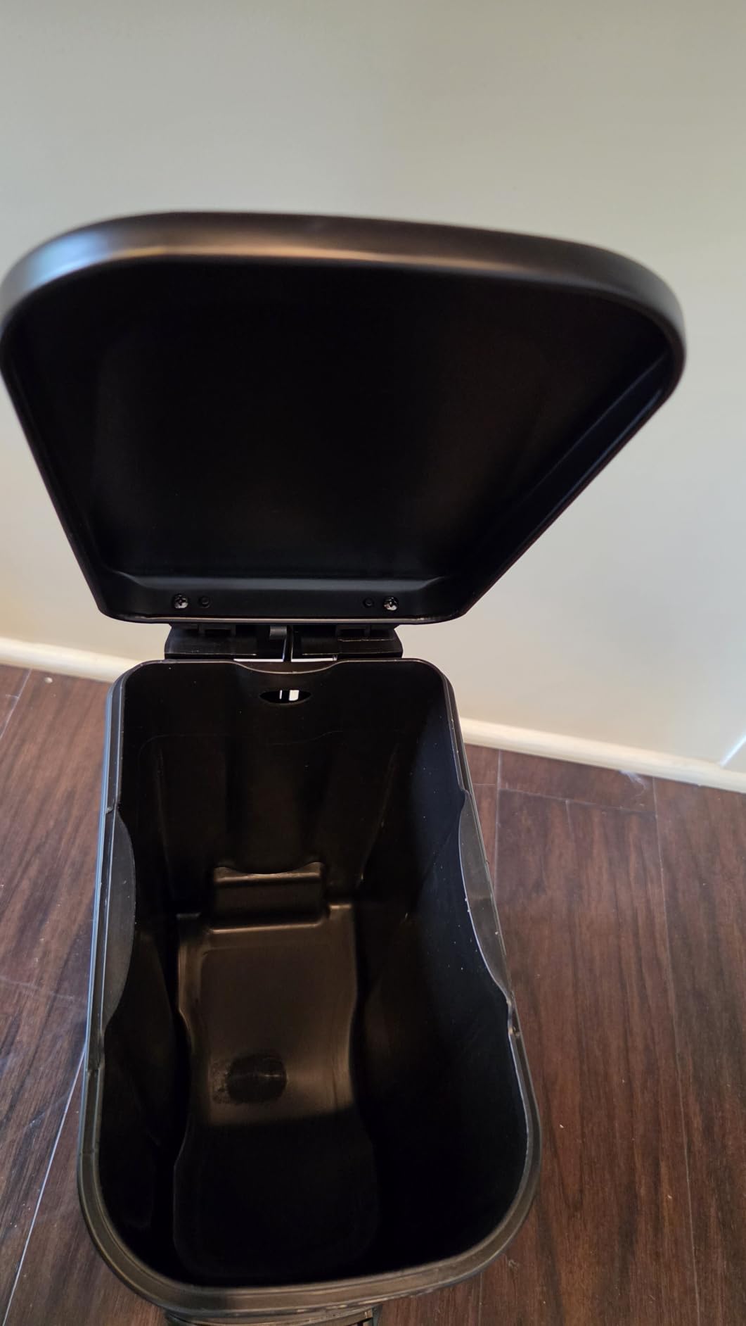 TIPGO Small Bathroom Trash Can with Lid Soft Close, 1.6 Gal, Matte Black customer photo 2