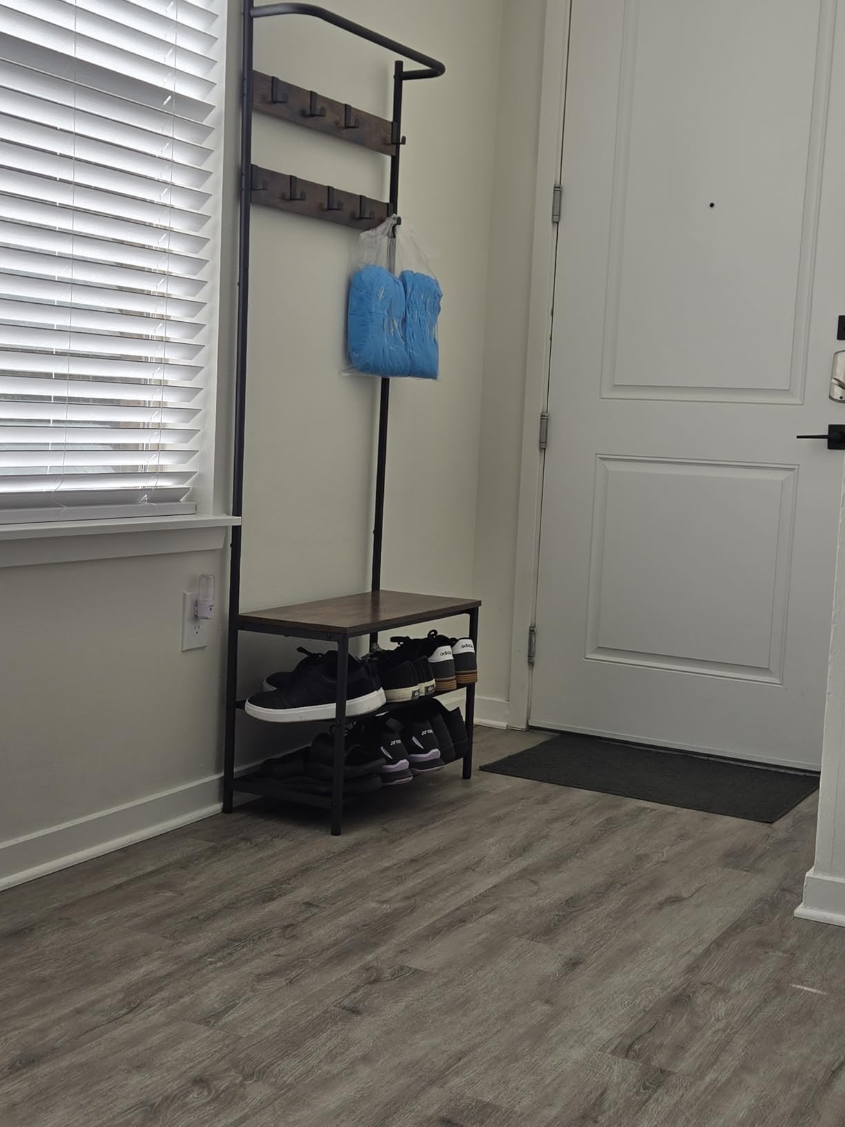 VASAGLE Hall Tree with Bench and Shoe Storage, 9 Movable Hooks, Top Bar customer photo 1