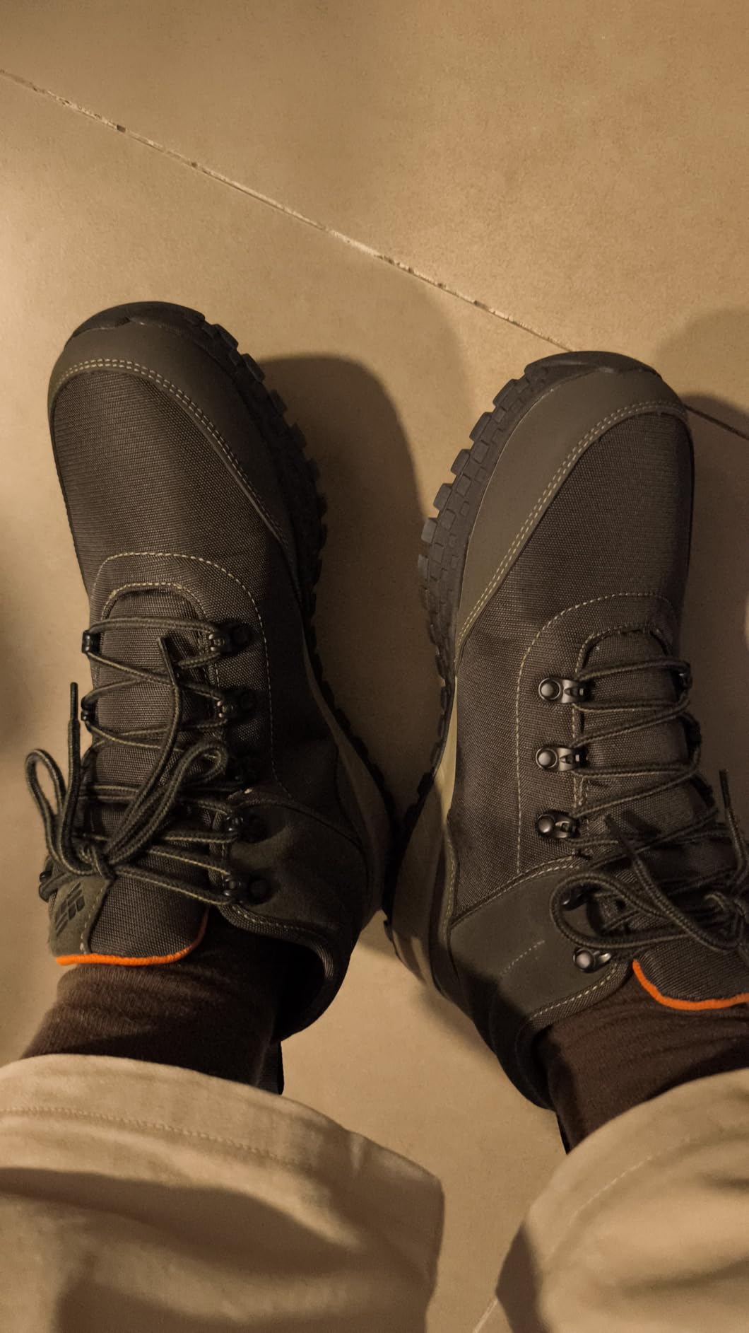 Columbia Men's Fairbanks Mid Hiking Boots customer photo 1