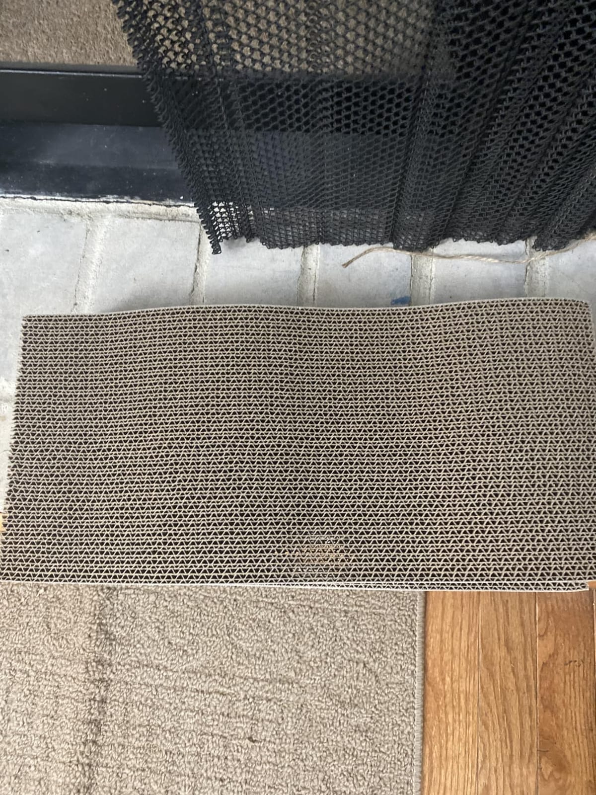 SIDAZON Cat Scratching Board cat Scratcher Cat Scratch Pad Cardboard cat scratchers for Indoor Cats Reversible Large Wide Corrugated with Catnip(2pcs) customer photo 1