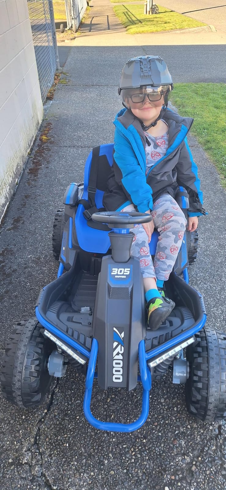 ANPABO 24V 4x4 Ride On Toys for Big Kids Aged 3-12, 4 * 200W Motors-Blue | Heavy-duty kids ATV for off-road fun featuring a sturdy metal frame, shock absorbers, 5mph, adjustable seat and parent remote customer photo 1