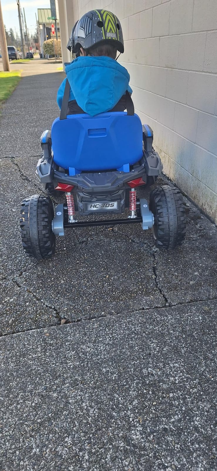 ANPABO 24V 4x4 Ride On Toys for Big Kids Aged 3-12, 4 * 200W Motors-Blue | Heavy-duty kids ATV for off-road fun featuring a sturdy metal frame, shock absorbers, 5mph, adjustable seat and parent remote customer photo 2