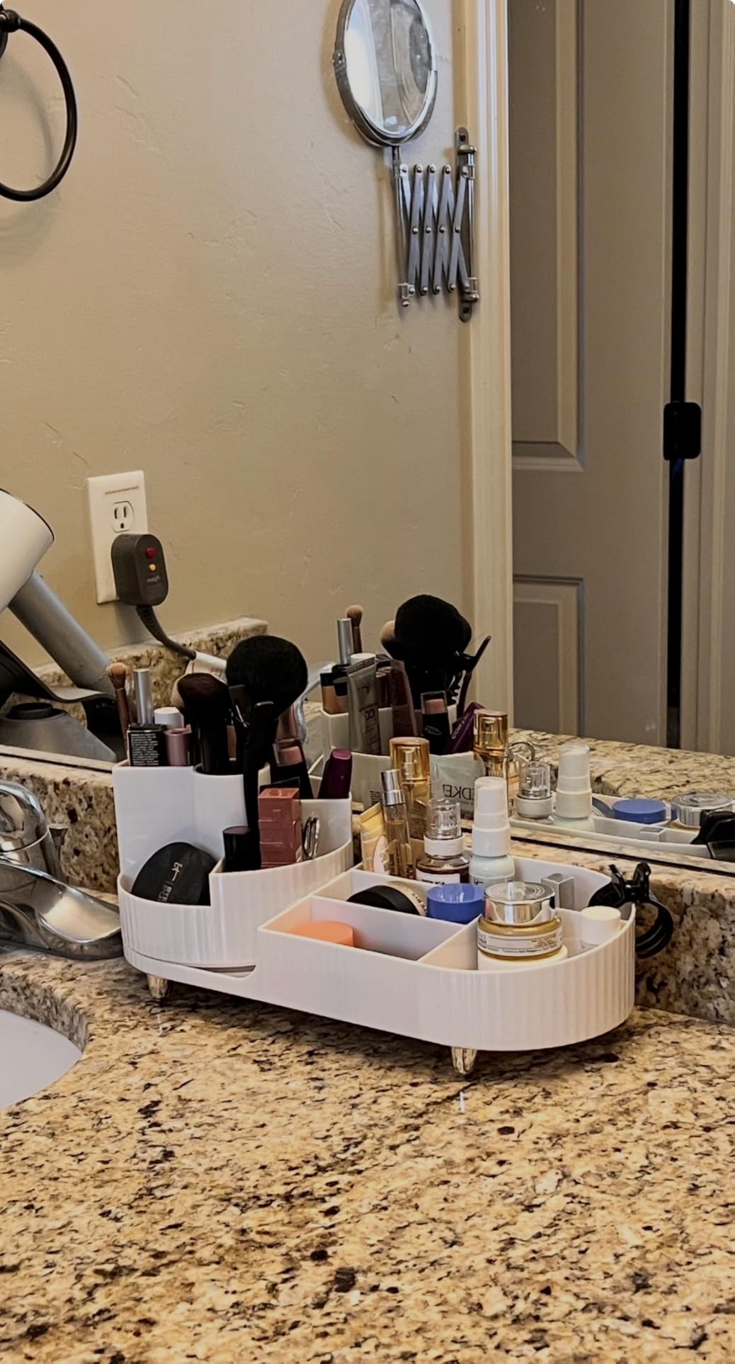 Booklov Rotating Makeup Organizer for Vanity Countertop, Amber customer photo 1