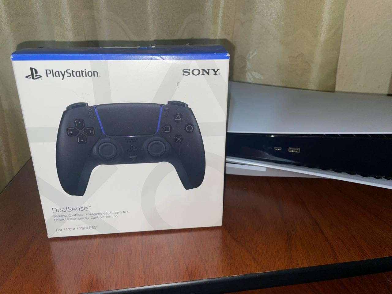 PlayStation DualSense® Wireless Controller - Midnight Black customer photo 1