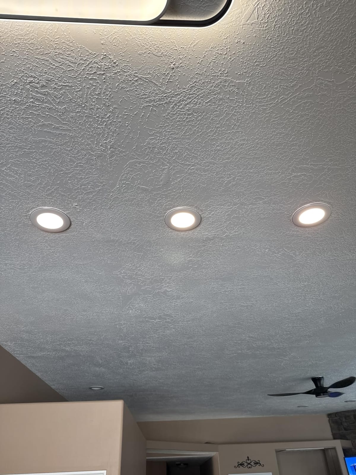 FREELICHT 12 Pack 5/6 Inch 5CCT LED Recessed Lighting with Night Light | 2700K/3000K/4000K/5000K/6000K Selectable, Dimmable Retrofit Flat Can Lights, 1000LM, 10W, IC & Damp Rated, ETL & FCC customer photo 1