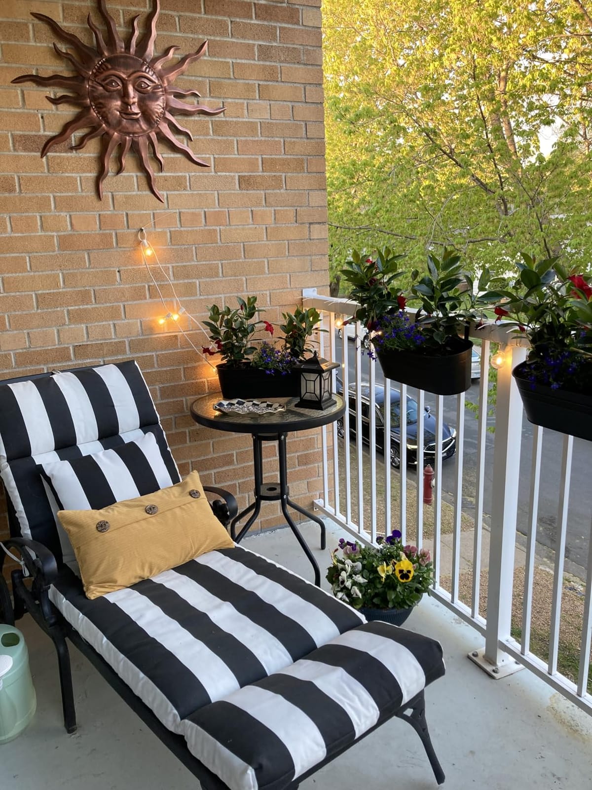 Dahey 15 Inches Railing Planter Box 3 Pcs Metal Hanging Flower Pots, Black customer photo 1