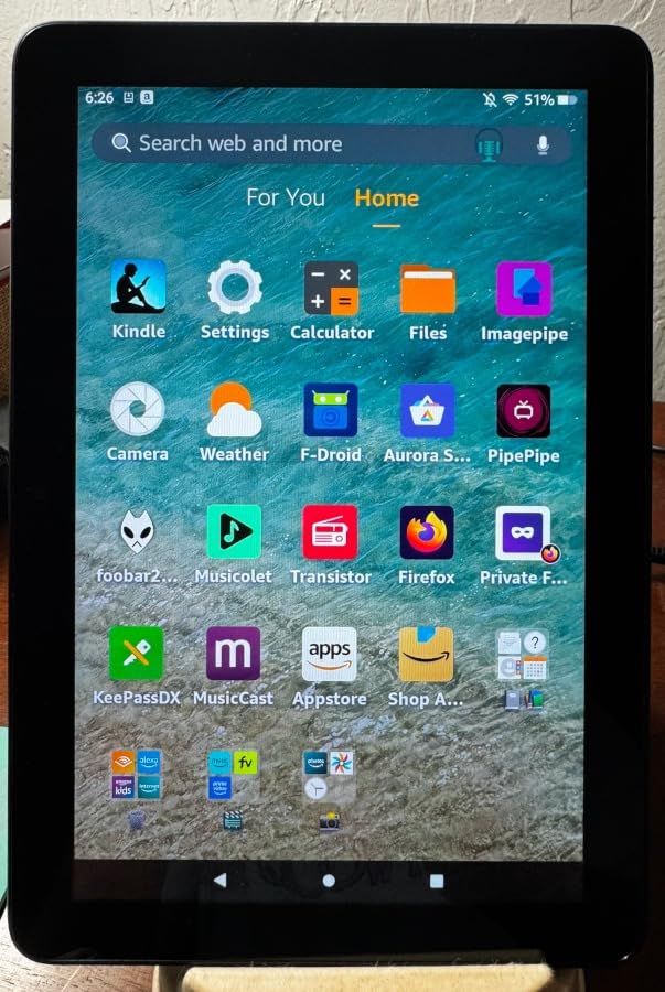 Amazon Fire HD 8 tablet (newest model), 8” HD Display, 4GB memory, 64GB, responsive and vibrant, designed for portable entertainment, Black customer photo 1
