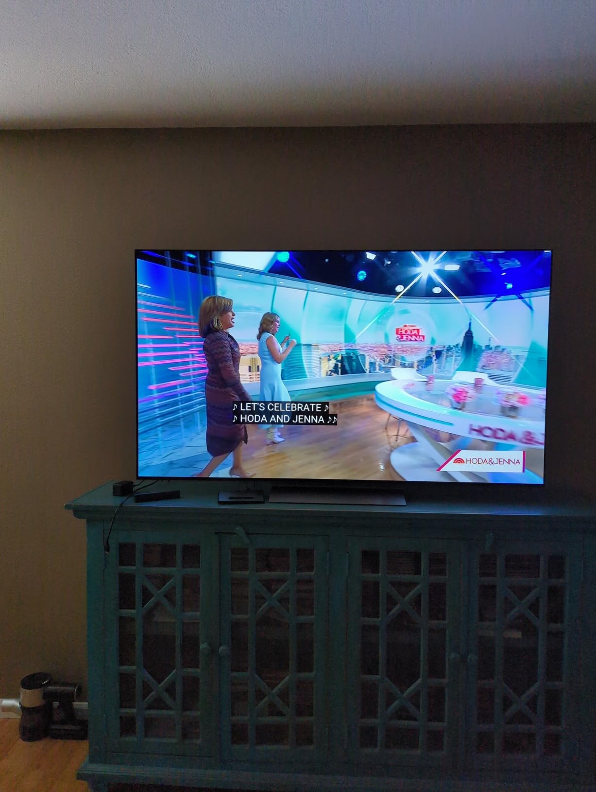 55-Inch Class OLED evo C4 Series Smart TV 4K Processor Flat Screen with Magic Remote AI-Powered with Alexa Built-in (OLED55C4PUA, 2024) customer photo 1