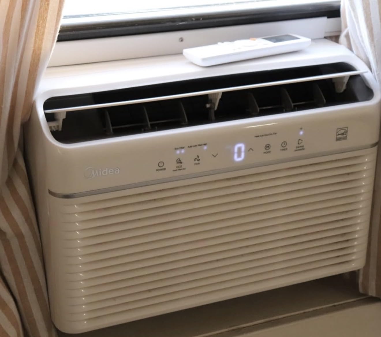Midea 8,000 BTU Smart Inverter Air Conditioner Window Unit with Heat and Dehumidifier – Cools up to 350 Sq. Ft., Energy Star Rated, Quiet Operation, Electronic Controls, Remote Control, White customer photo 2