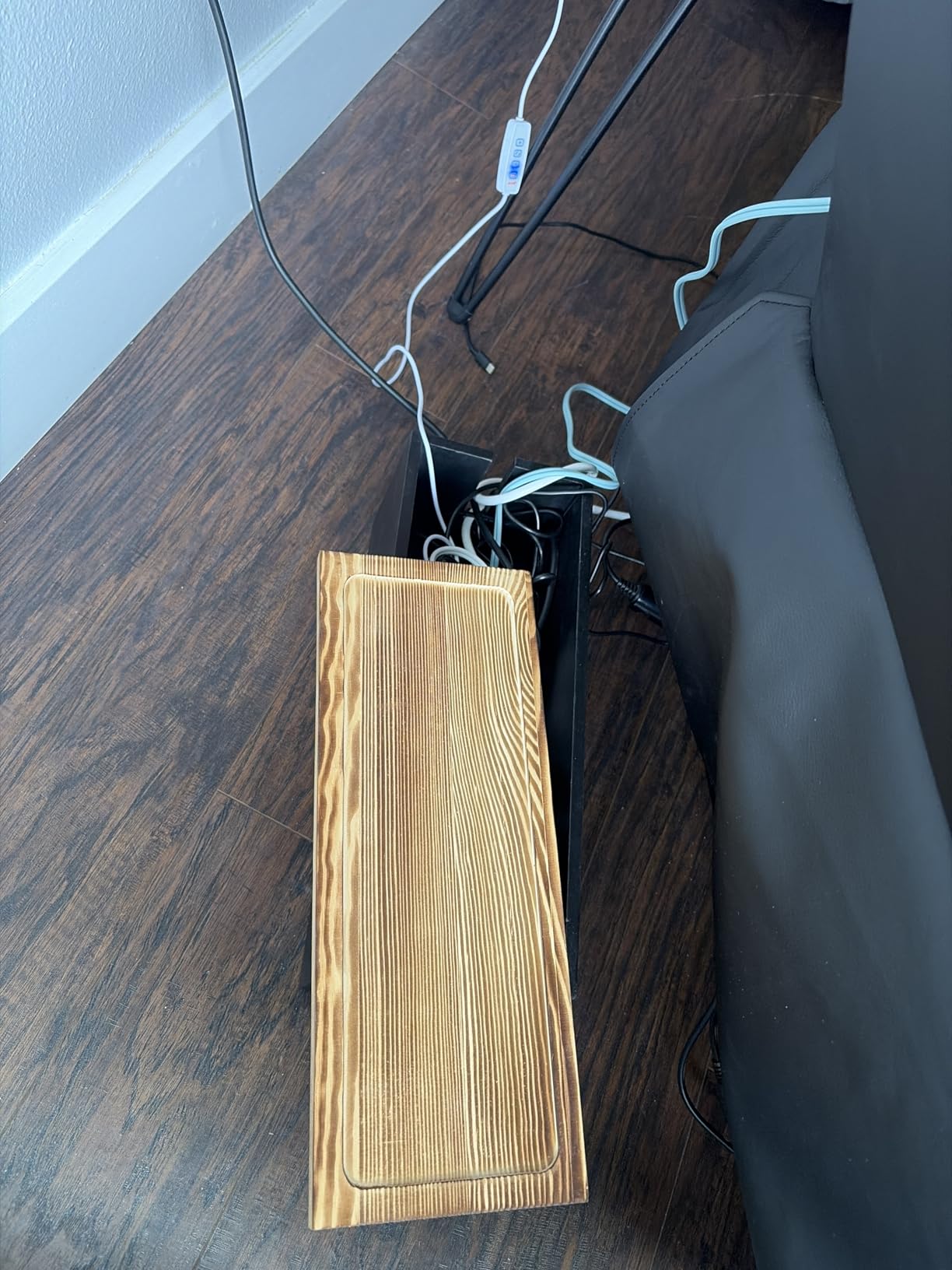 Bivvclaz Large Cable Management Box, Wooden Cord Organizer Box for Desk, Floor, Office to Hide Extension Cords Power Stripes Surge Protectors Chargers Wires, Black customer photo 1