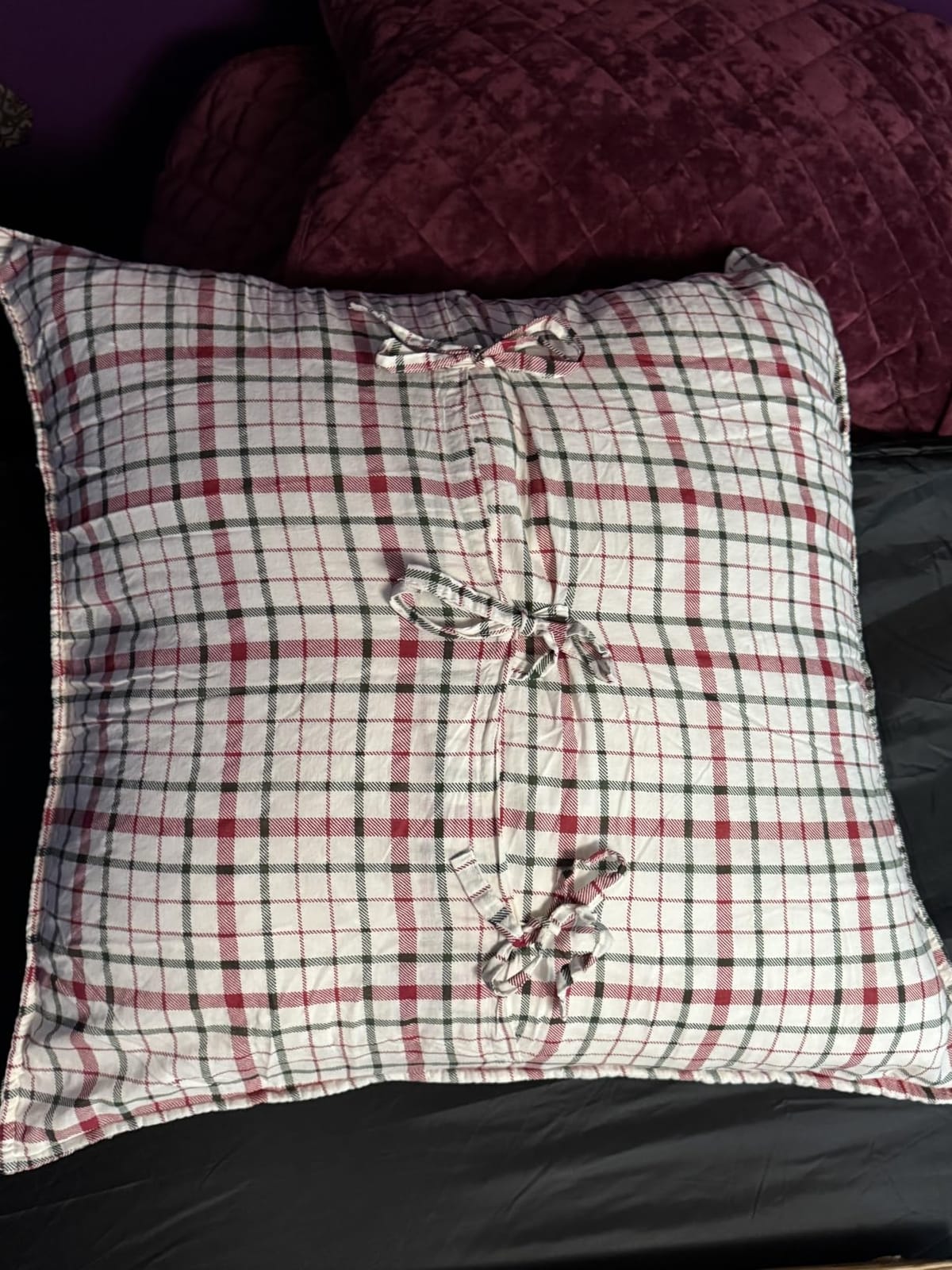 Utopia Bedding 18x18 Outdoor Pillows, Water Resistant Throw Pillows, 2-Pack customer photo 1