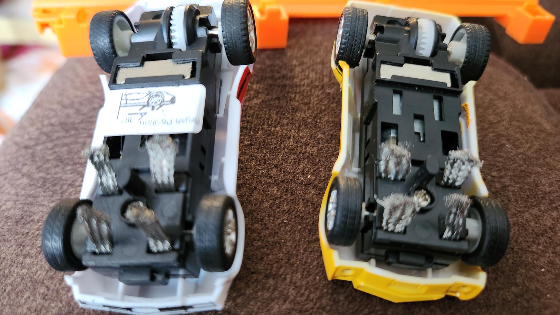 Slot Car Race Track Sets for Boys, Race Car Track with 2 High-Speed Slot Cars, Battery or Electric Car Track, Dual Racing Game Lap Counter Track Sets, Toys Gifts for Boys Girls Ages 6 7 8-12 customer photo 2
