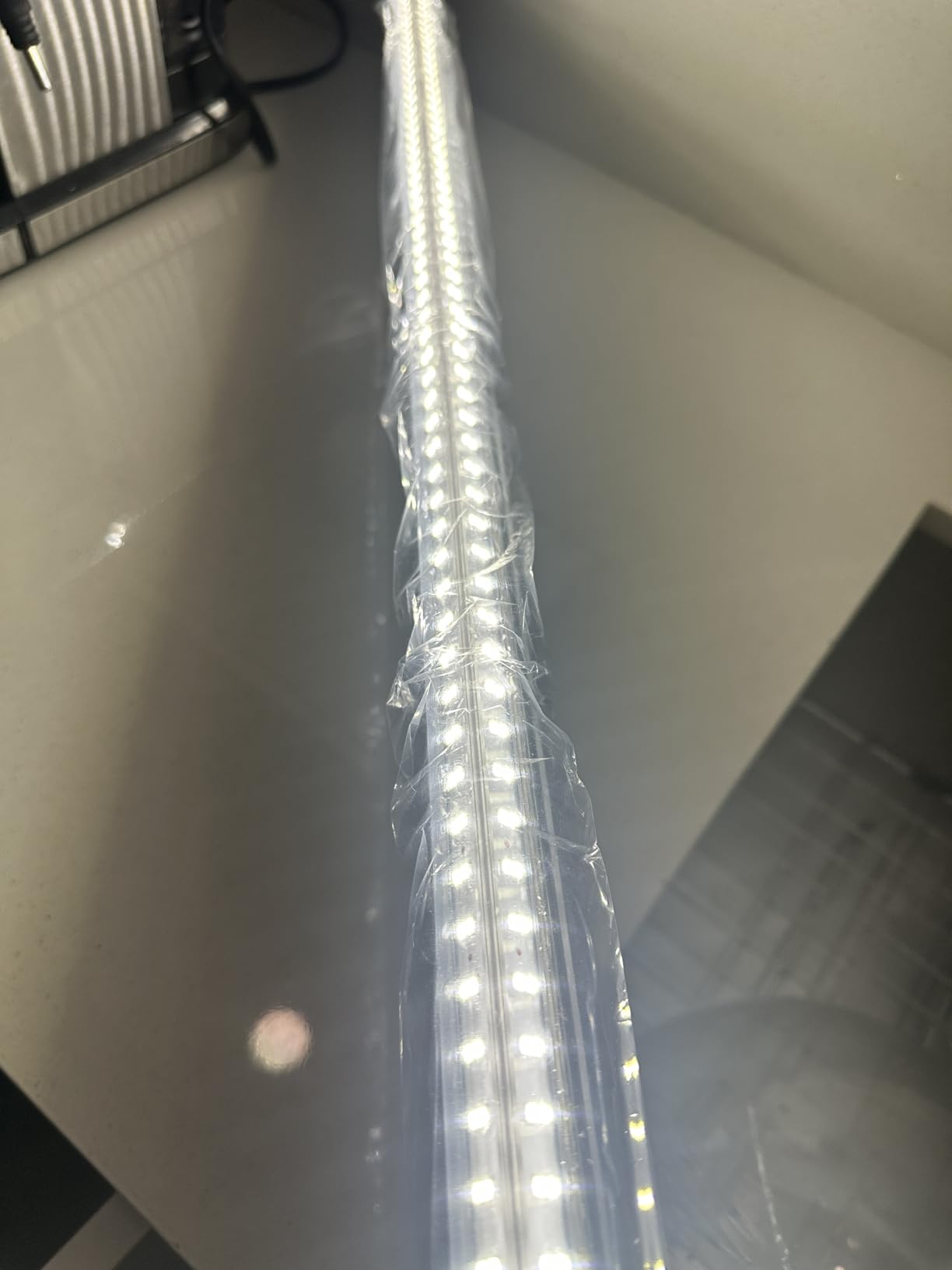 XLNYUUI Led Shop Lights, 4FT LED Light 50W 6500K 7000LM Daylight,Led Garage Light,Linkable Clear Cover Integrated V-Shape for Garage Warehouse Workbench Workshop(4-Pack) customer photo 2