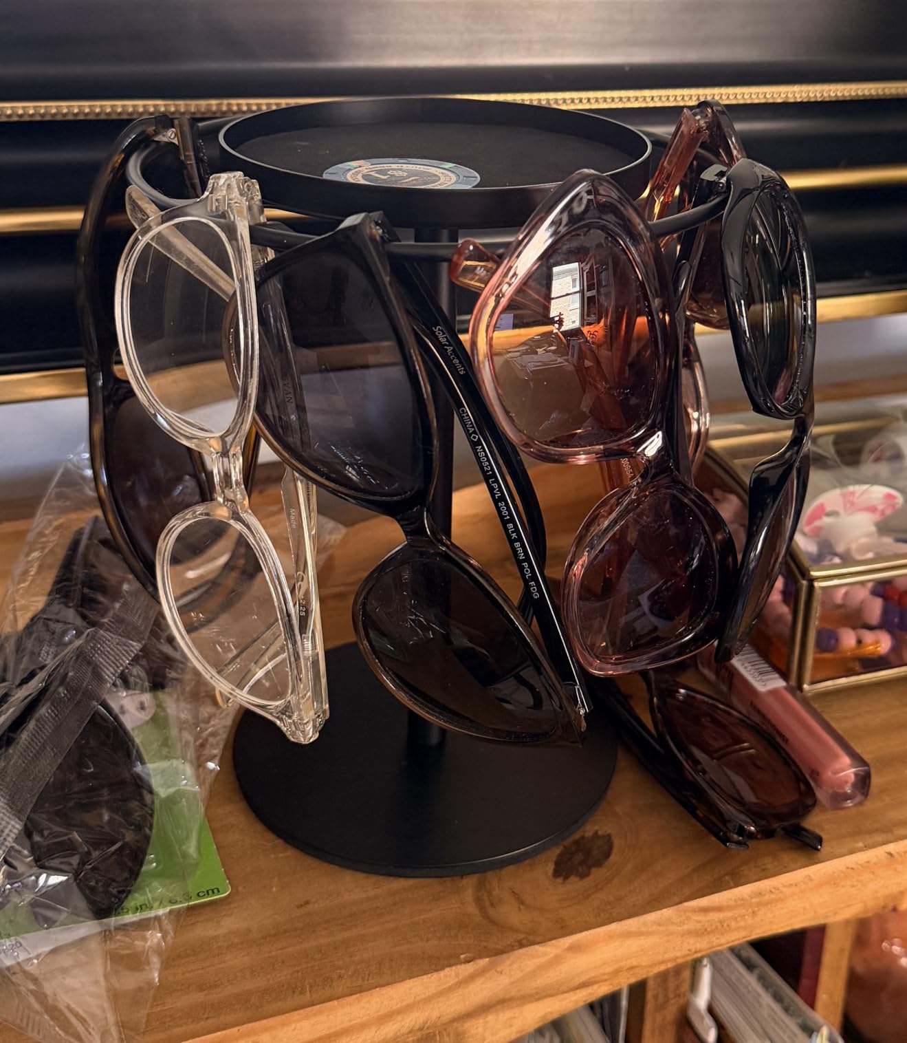 LSK Metal Sunglasses Organizer, Glasses Holder Stand with Storage Tray customer photo 2