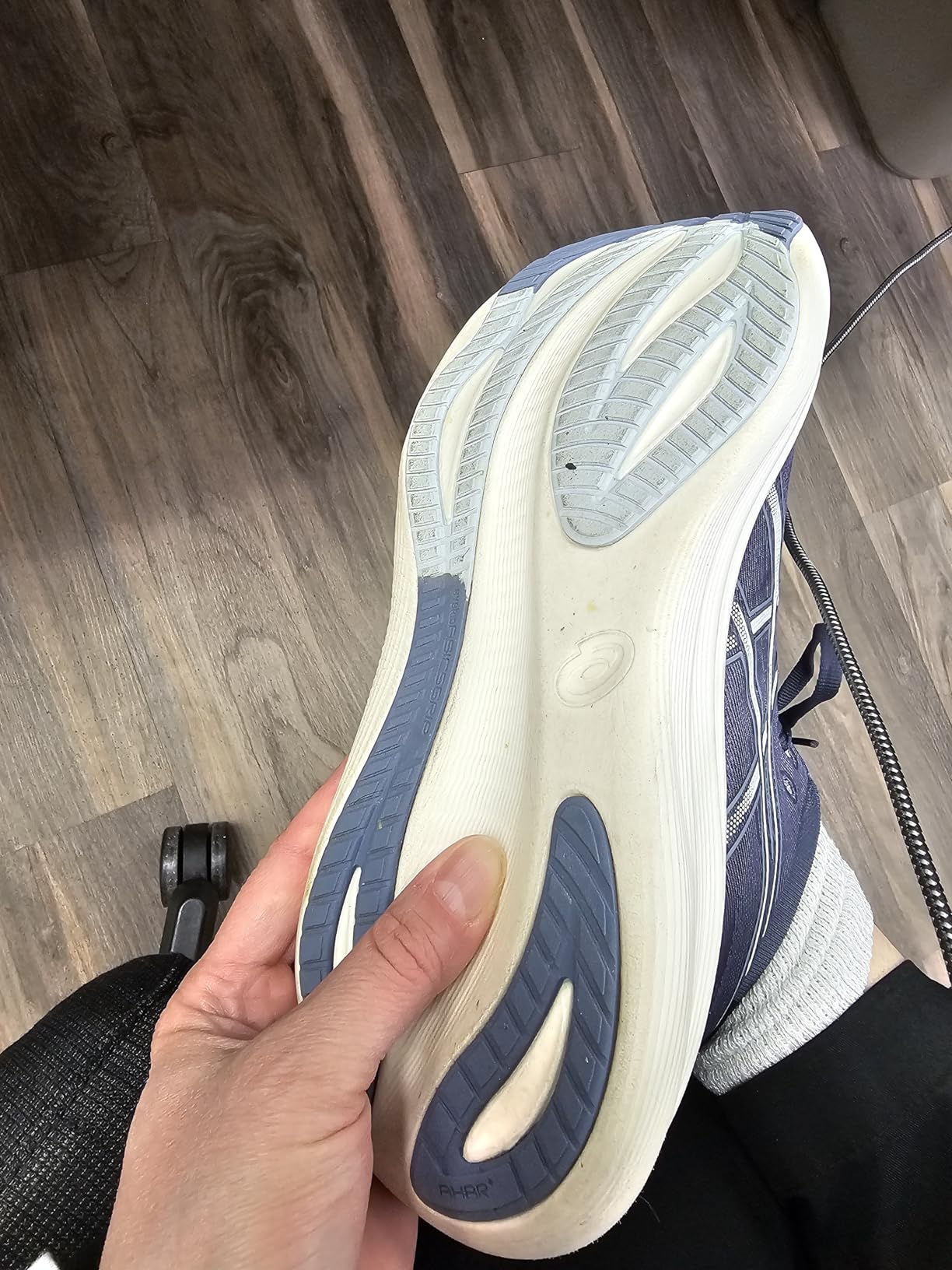 ASICS Women's Gel-Nimbus 27 Running Shoes customer photo 2