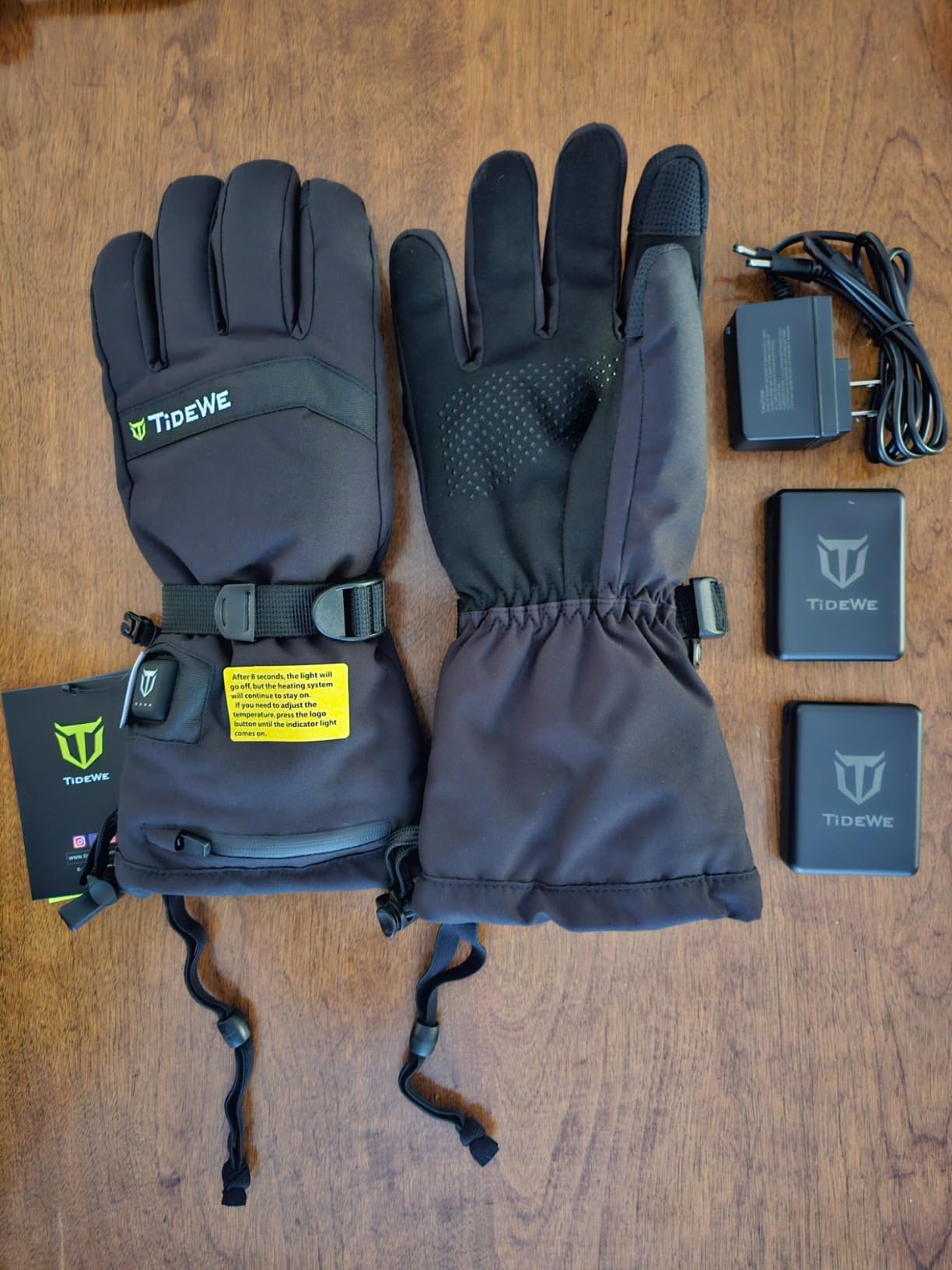 TIDEWE Heated Gloves for Men & Women, Hunting Waterproof Rechargeable Gloves with 2 Battery Packs, 3 Heat Settings, 3M Cotton Insulated for Skiing & Fishing | Hunting Waterproof Rechargeable Gloves with 2 Battery Packs, 3 Heat Settings, 3M Cotton Insulated for Skiing & Fishing customer photo 2