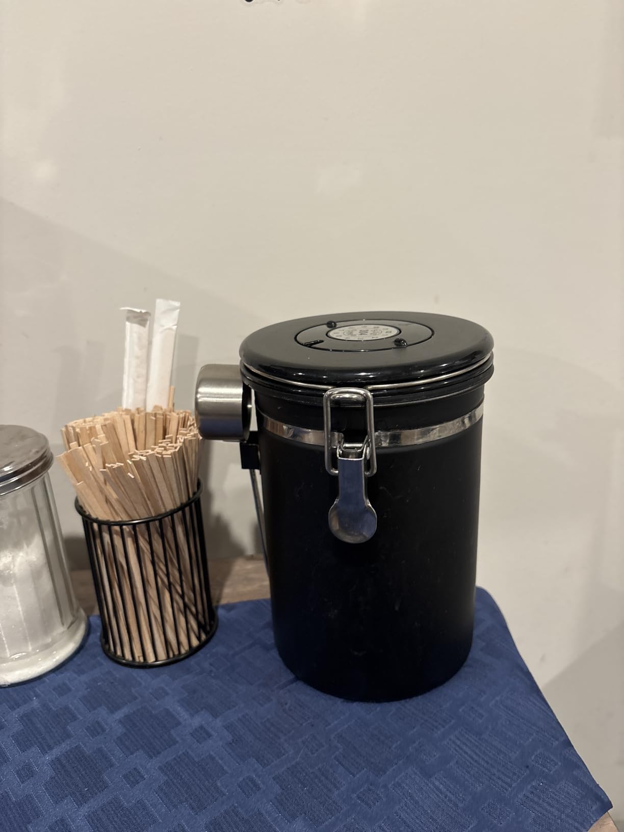 Ohtomber 22oz Stainless Steel Airtight Coffee Canister with Date Tracker customer photo 2