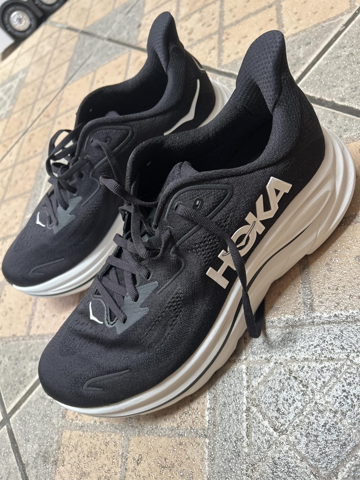 Hoka Mens Clifton 10 customer photo 2