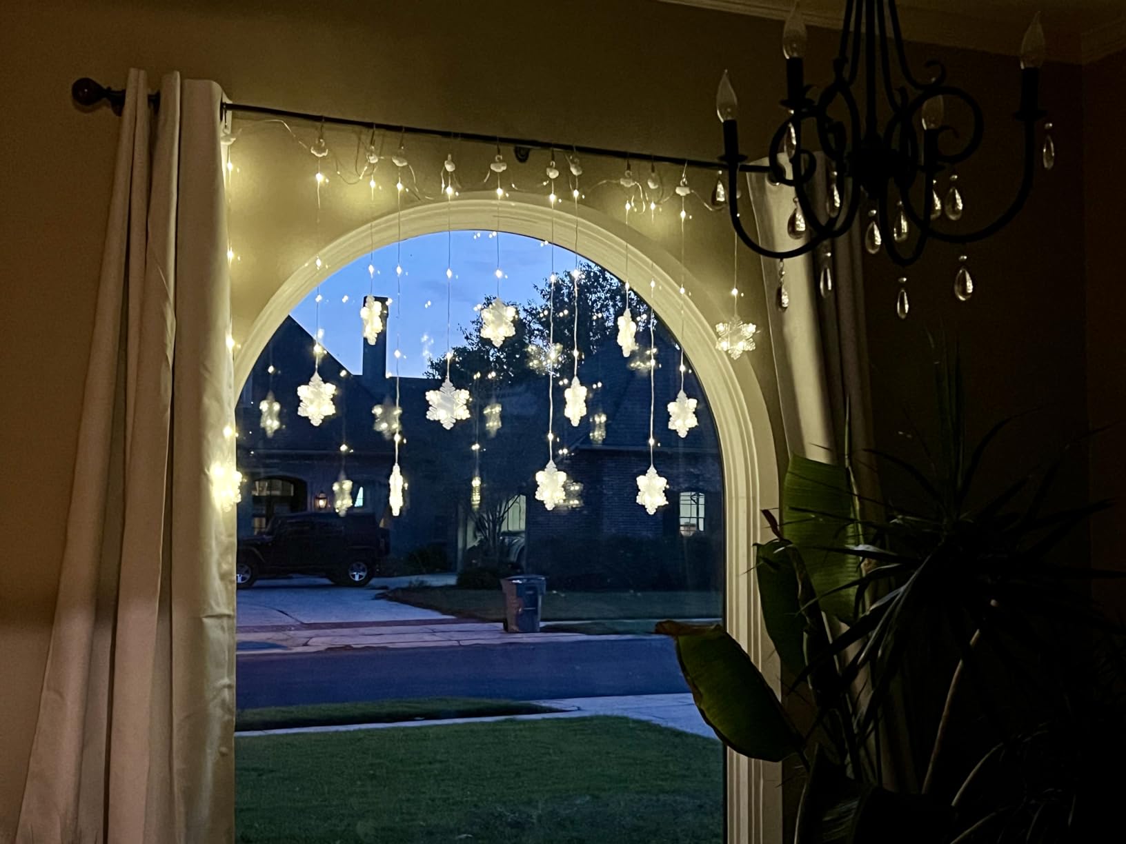 BLOOMWIN Christmas Window Lights Indoor - 2M 160 LED Christmas Window Decorations, Snowflake Curtain Hanging Fairy String Icicle Lights for Xmas Noel Bedroom Holiday Home Outdoor, Warm White USB customer photo 2