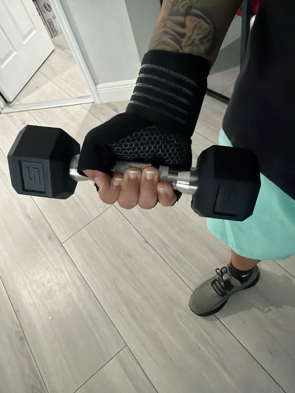 CAP Rubber Coated Dumbbell Weights, Free Weights for Home Gym Strength Training, Anti-Roll Hex Dumbbells with Black, Chrome & Comfort Grip Handles, Pairs & Sets customer photo 2