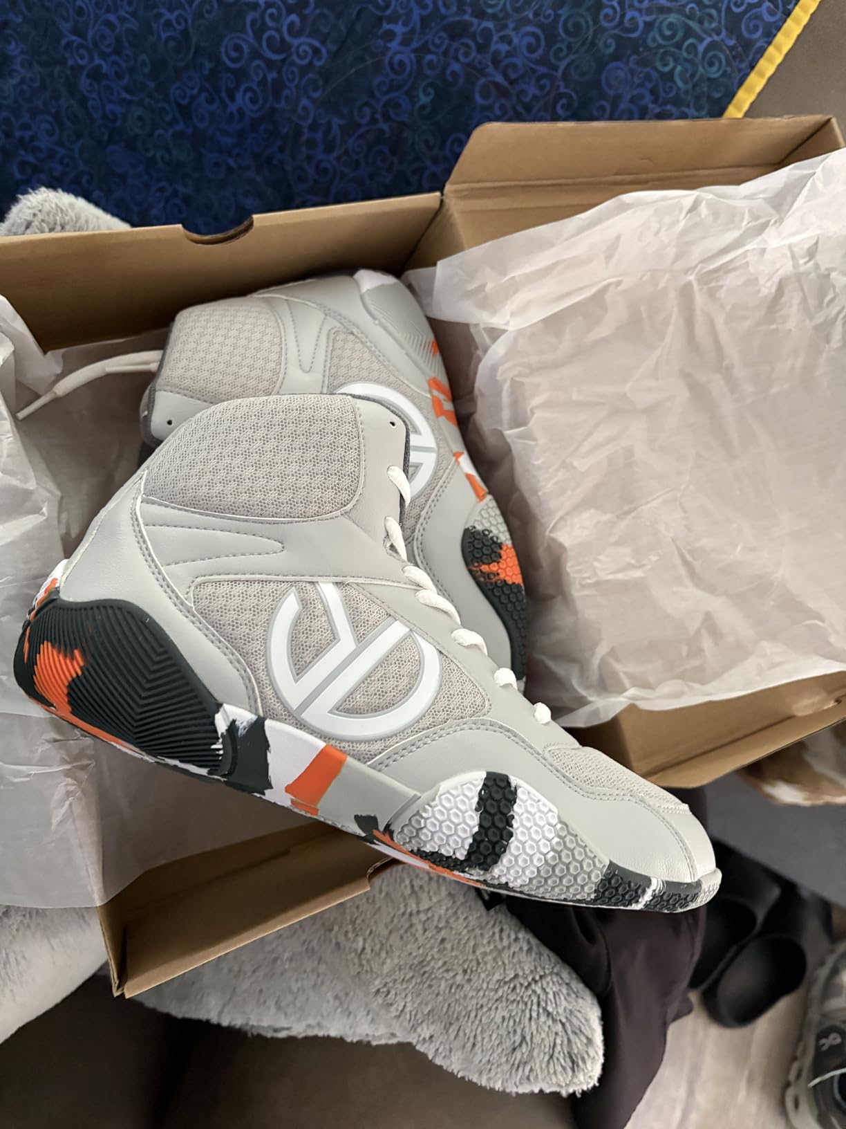 Men's Wrestling Shoes with Lightweight,Sdtdid Boxing Shoes Made of Micro Suede for Gym,Powerlifting,Bodybuilding,Training Etc. customer photo 2