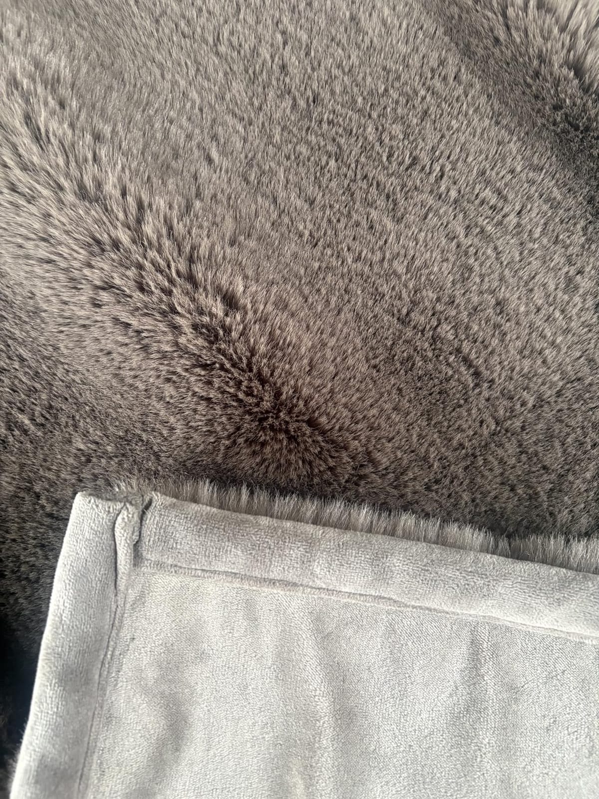 EVERGRACEHOME Faux Chinchilla Fur Throw Blanket, 50