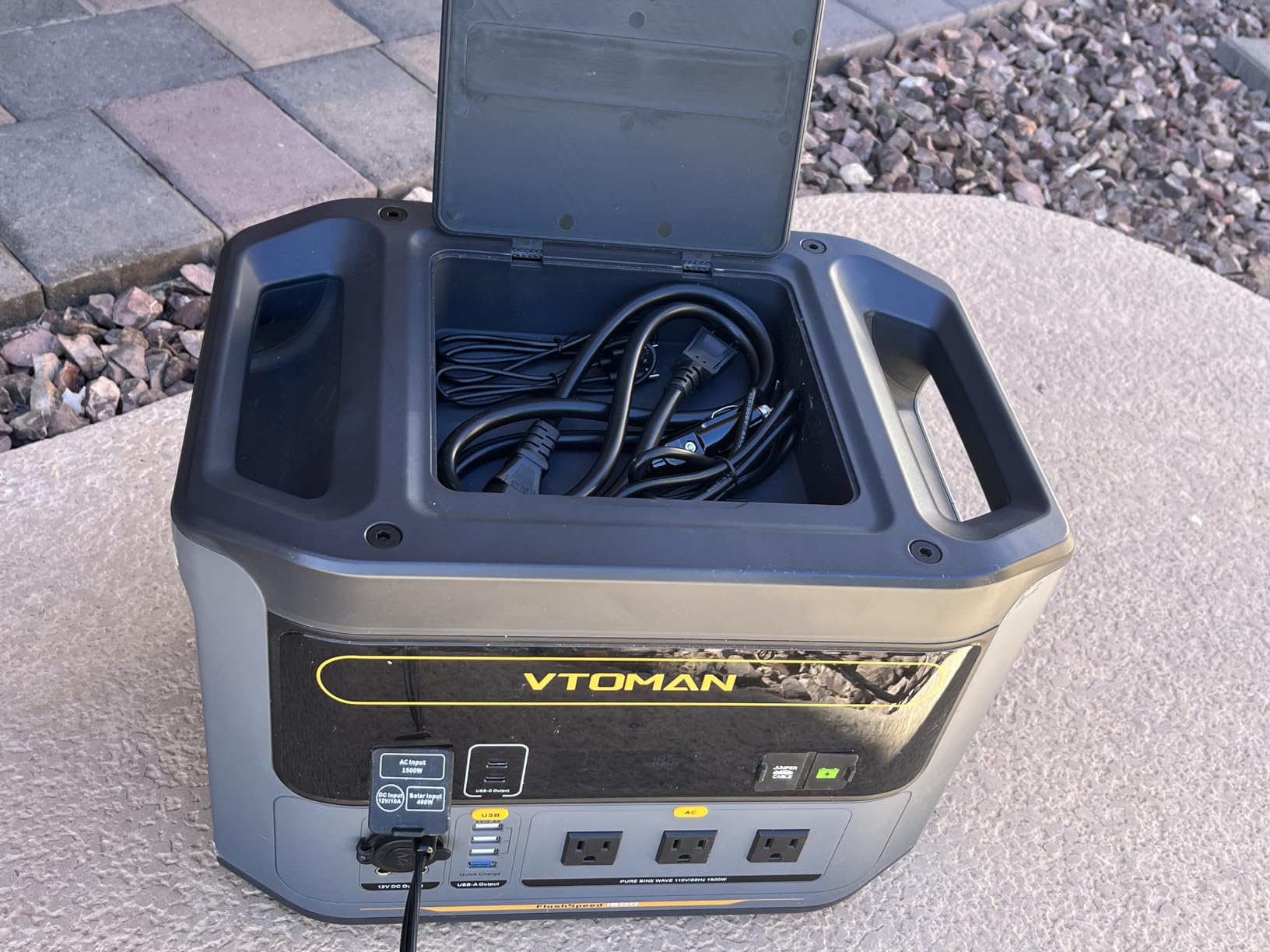 VTOMAN FlashSpeed 300 Portable Power Station, 300W 230Wh LiFePO4 Battery customer photo 1