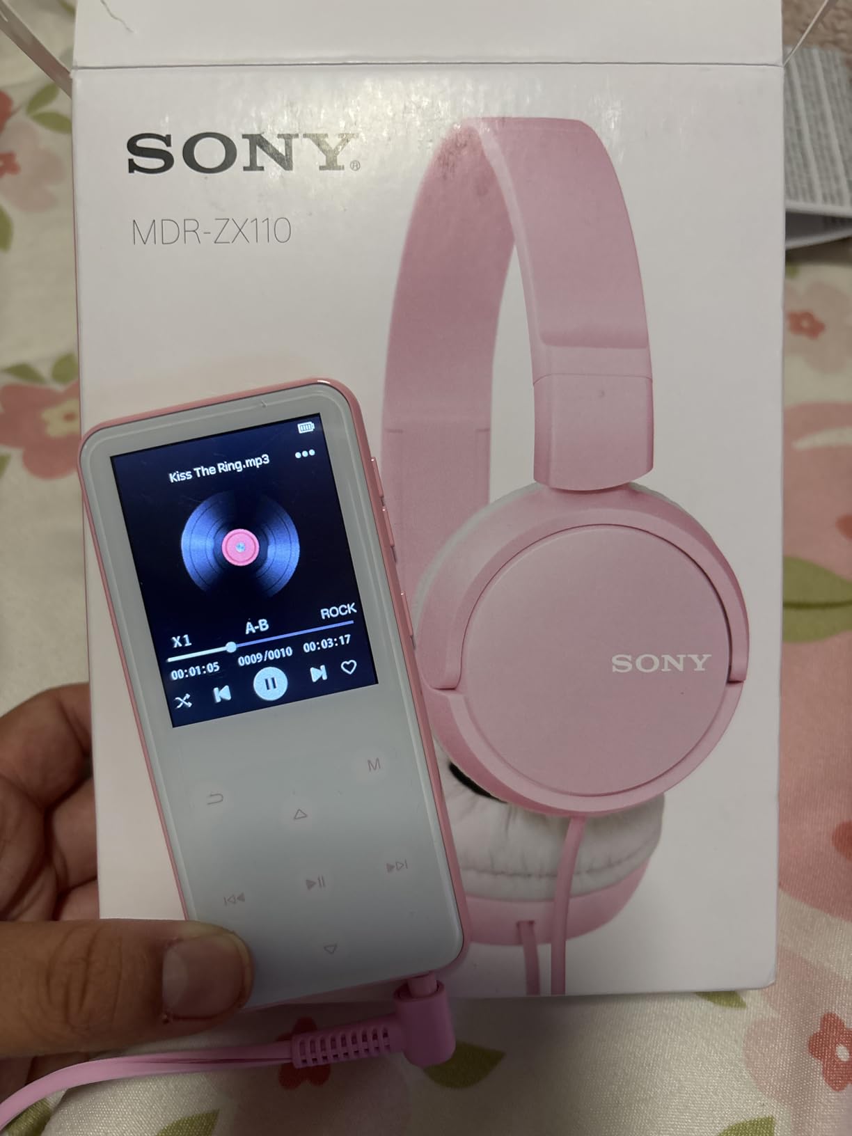 AGPTEK 64GB MP3 Player with Bluetooth, M3 2.4'' Player with Speaker customer photo 1