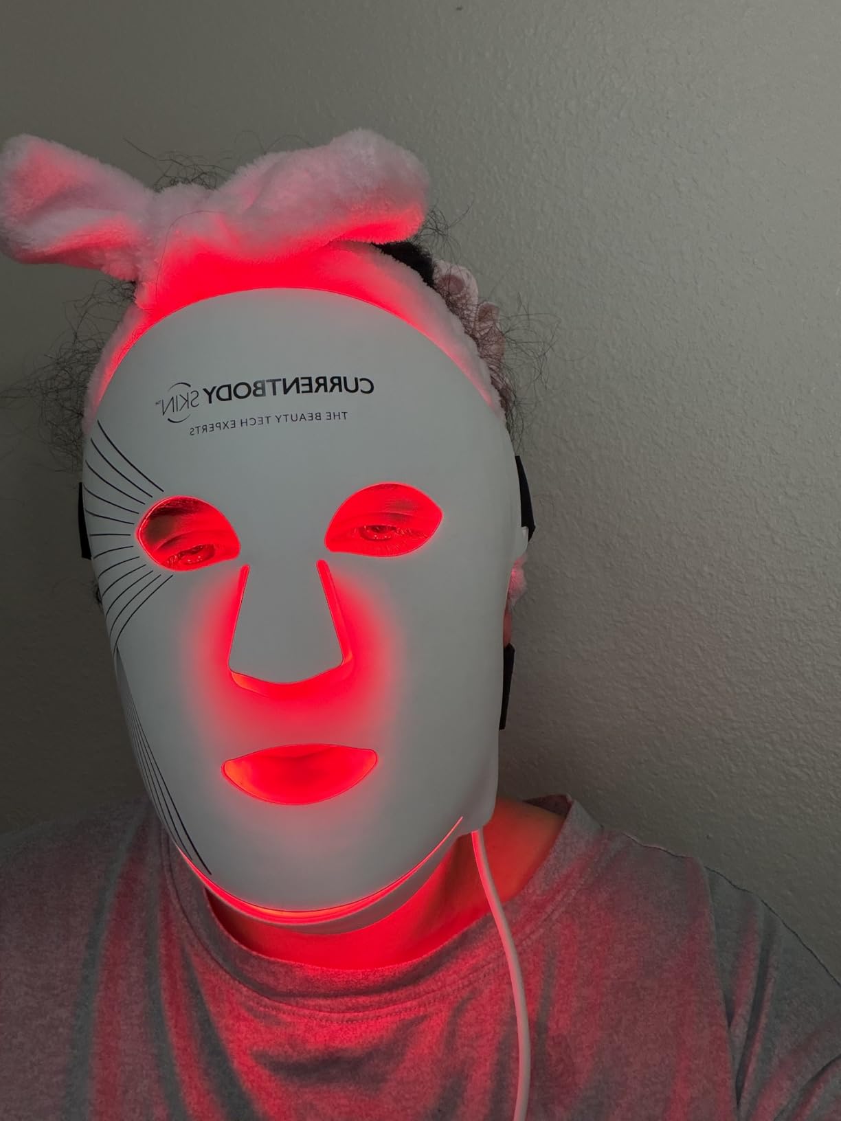 CurrentBody Skin Red Light Therapy LED Face Mask: Series 2 | Advanced Anti-Aging, Reduce wrinkles, Best-fit coverage, All skin types, Cordless, Auto shut-off, 10-min session, Storage bag customer photo 2