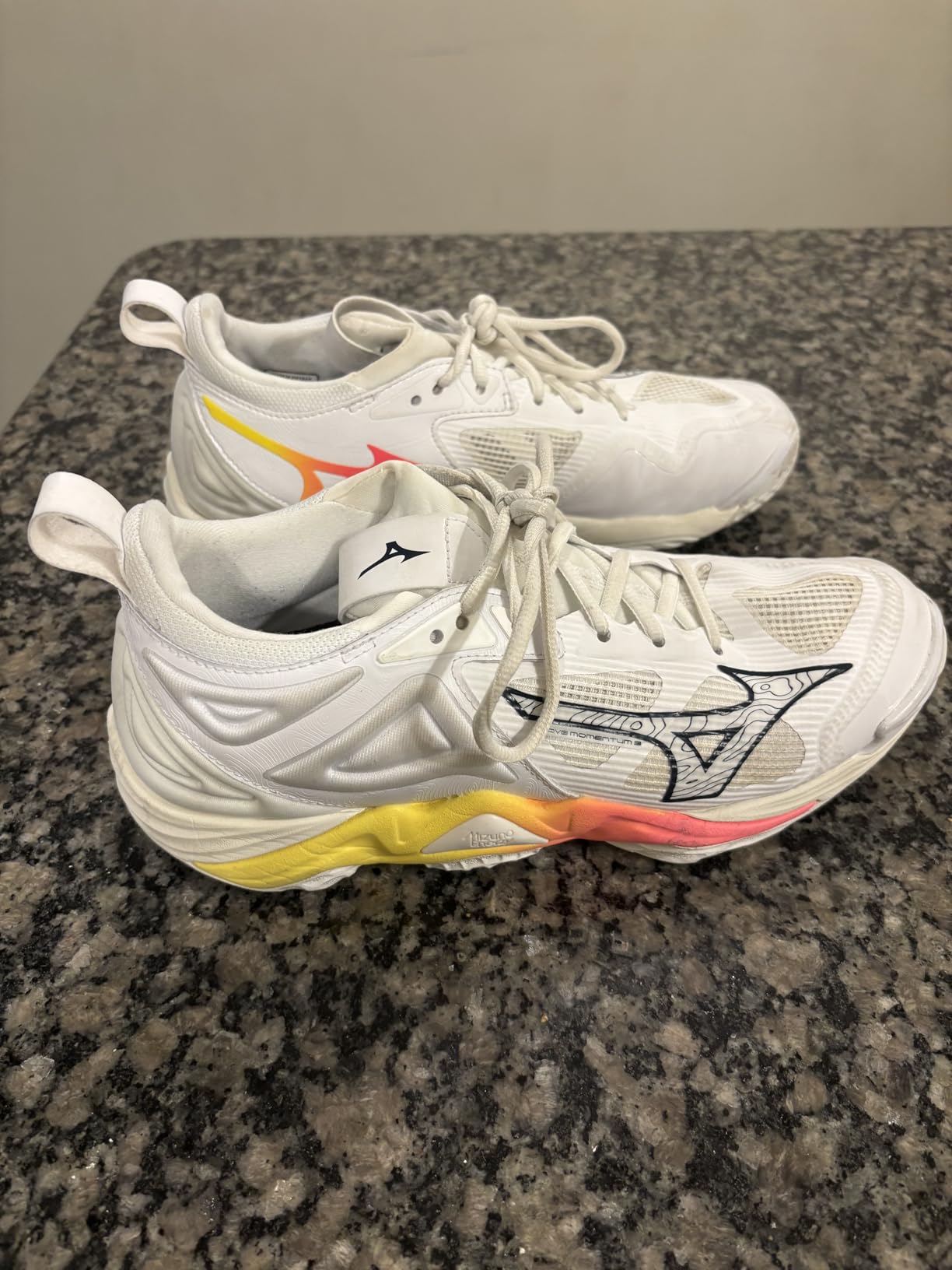 Mizuno Women's Wave Momentum 3 Volleyball Shoes customer photo 2
